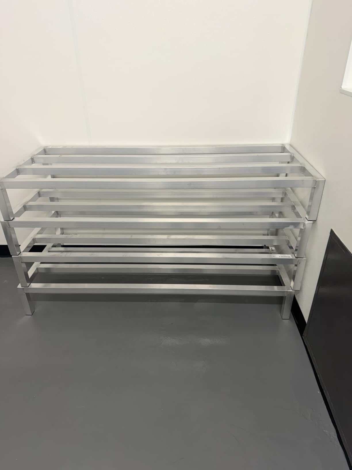 60'' x 24'' x 8'' Aluminum Welded NSF Certified Dunnage Rack - 1850 lb. Capacity, for Restaurant, Storage, Warehouse, Garage customer photo 2