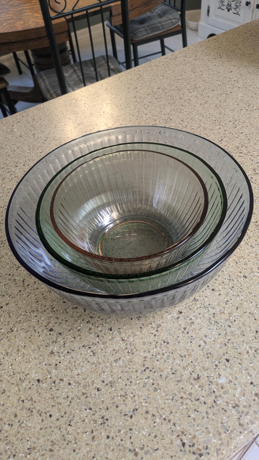 Pyrex Colors Tinted (3-Pack, Full Set) Sculpted Tinted Glass Mixing Bowls With Plastic Lids, Nesting Space Saving Set of Bowls For Prepping and Baking, 1.3QT, 2.3QT & 4.5QT customer photo 2