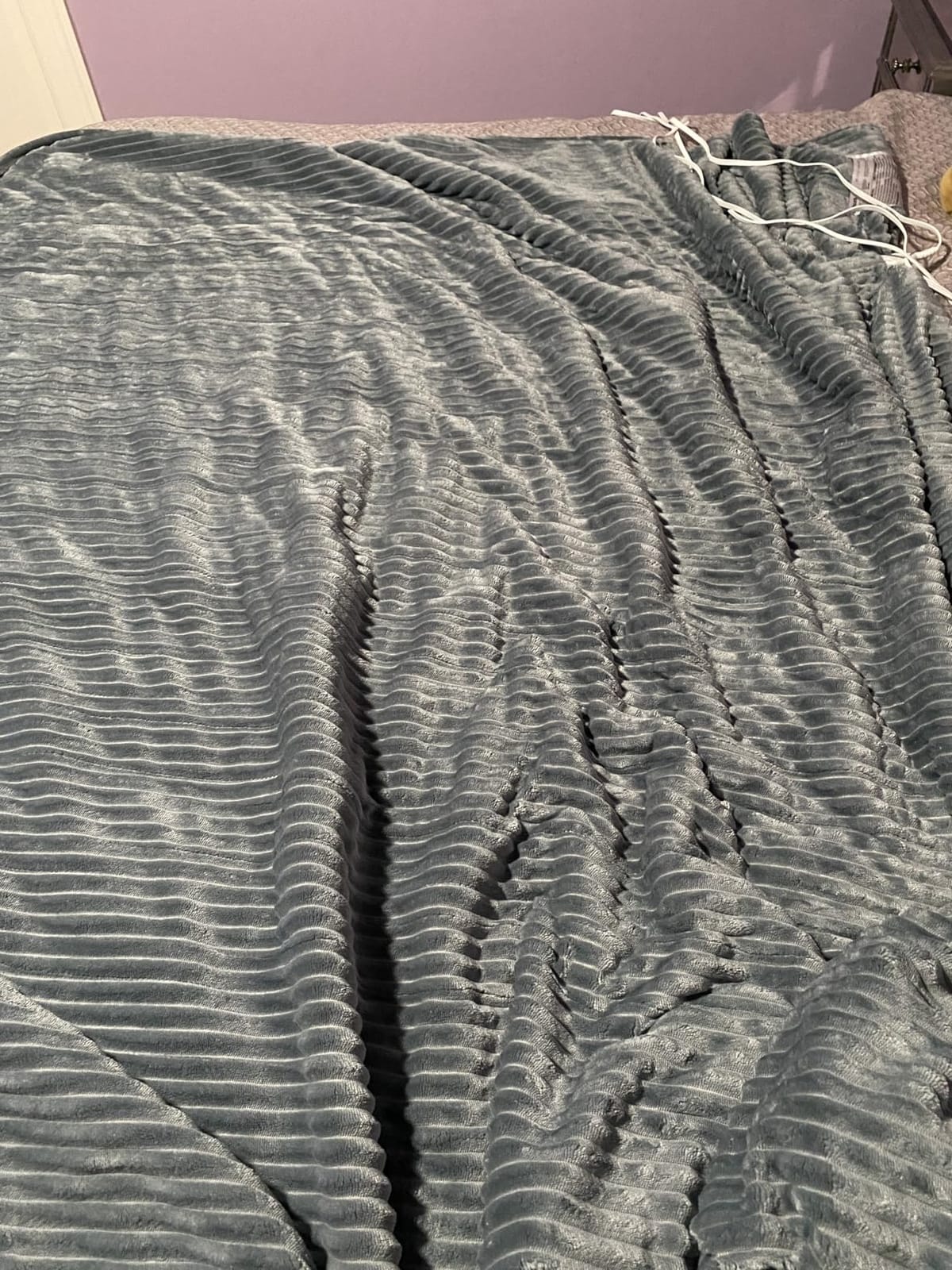 Bedsure GentleSoft Heated Blanket Throw - Soft Ribbed Flannel Electric Blanket, Gifts for Grandma (50x60 inches, Grey) customer photo 1