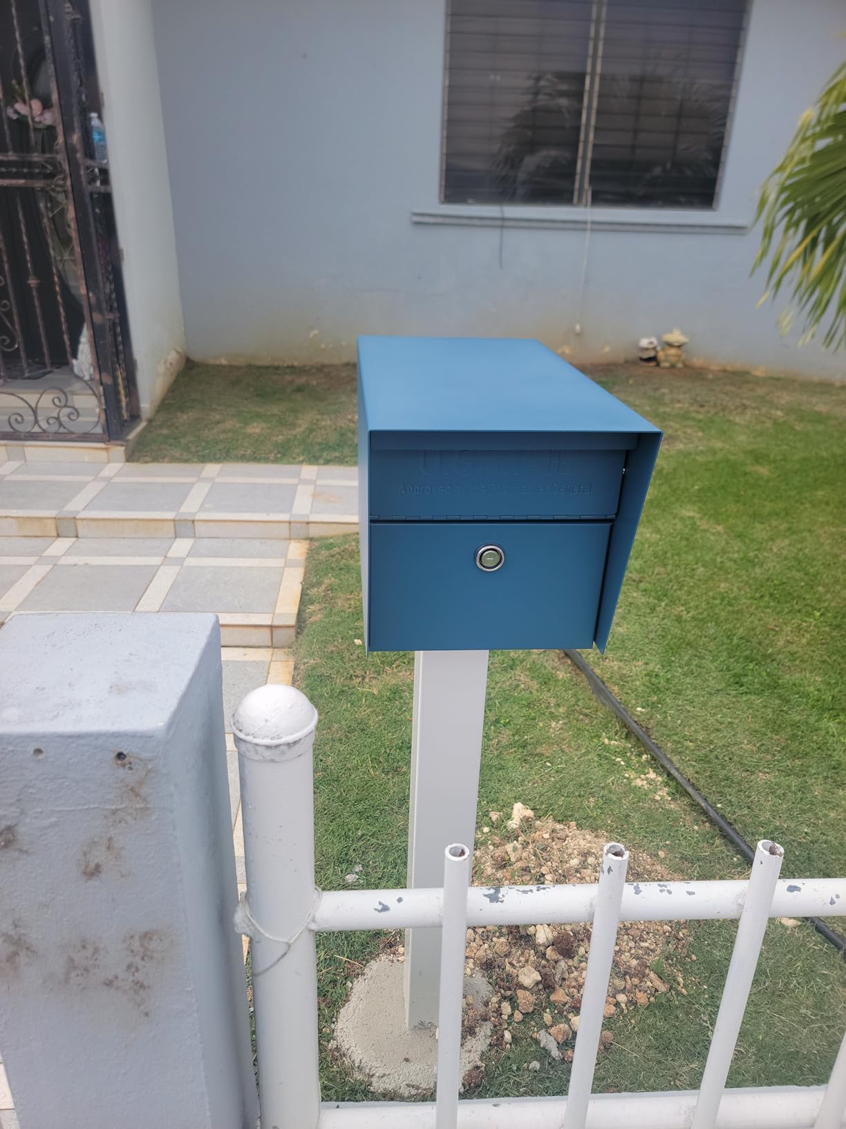 Mail Boss Mail Manager Modern Locking Post Mount Mailbox, USPS Approved | Patented anti-pry lock, accepts small packages, compact galvanized steel curbside design, weather and vandal-resistant. customer photo 2