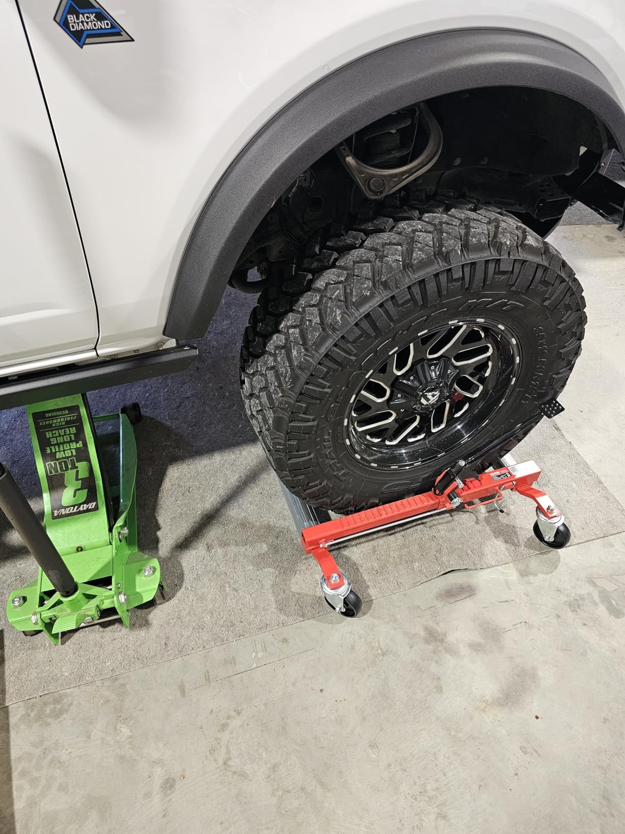 VEVOR Car Wheel Dolly, 6000 lbs/2722 kg Car Moving Cart with Brakes, Set of 4 Piece, Heavy-Duty Vehicle Dolly, Moving Cars, Trucks, Trailers, Motorcycles, and Boats customer photo 2