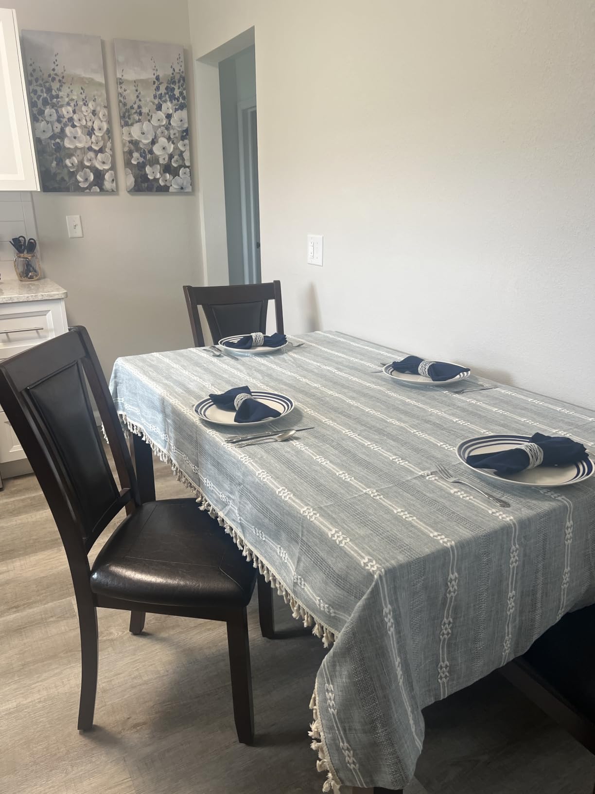Chassic 60 x 120 inches Farmhouse Style Linen tablecloths, Wrinkle Resistant Washable Dining Room Table Cloths for 8 Foot Rectangle Tables - Beige customer photo 1