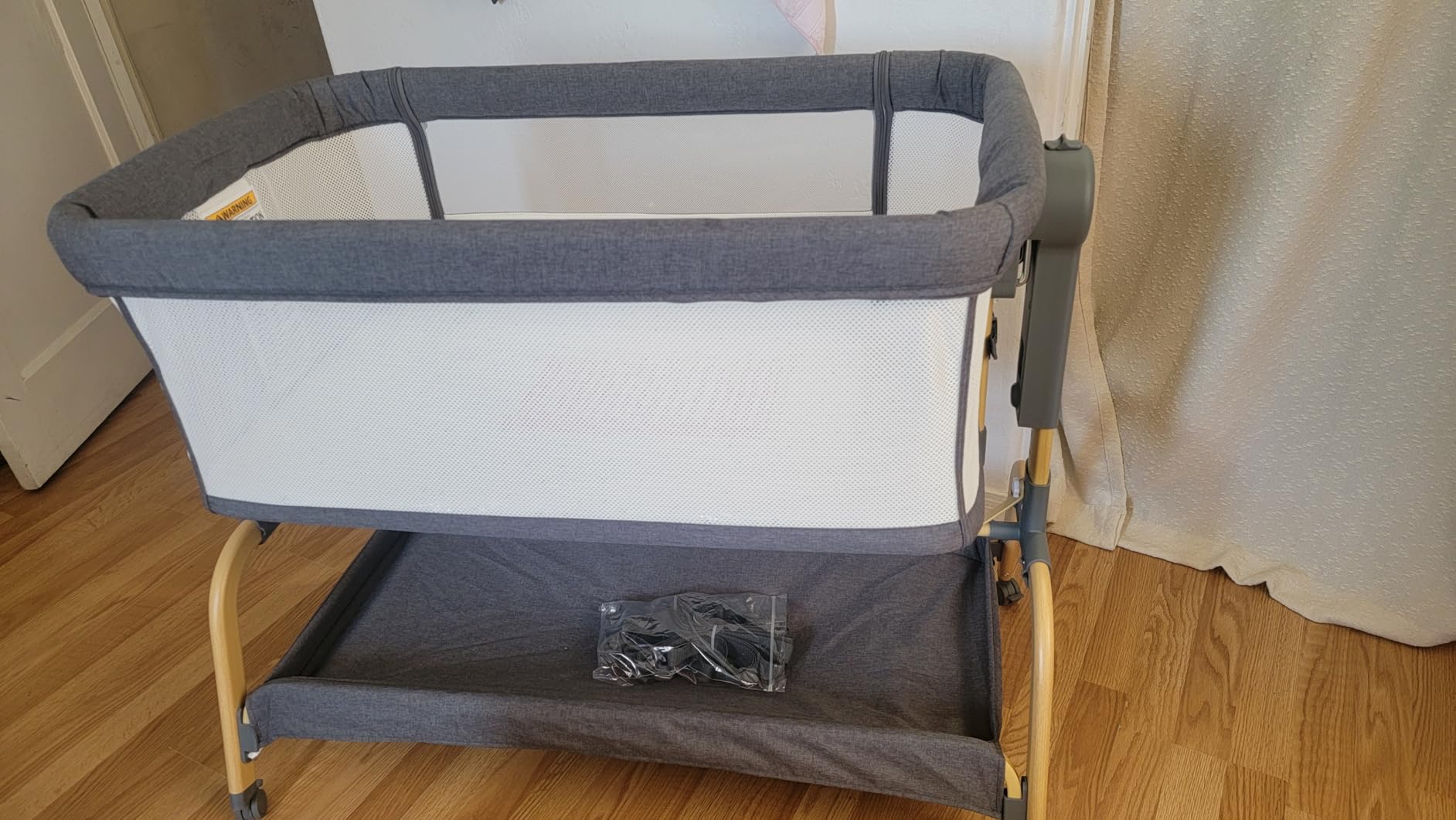 Jimglo 3-in-1 Baby Bassinet, Bedside Sleeper & Rocking Bassinet, Full Mesh customer photo 1
