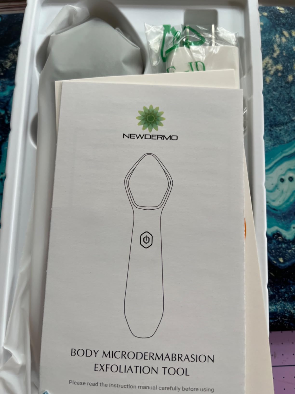 Microdermabrasion Machine Pro, Large Diamond Electric Microdermabrasion Wand Tool With 3 Levels Frequency for Face Body Exfoliate Skin Care (White) customer photo 2