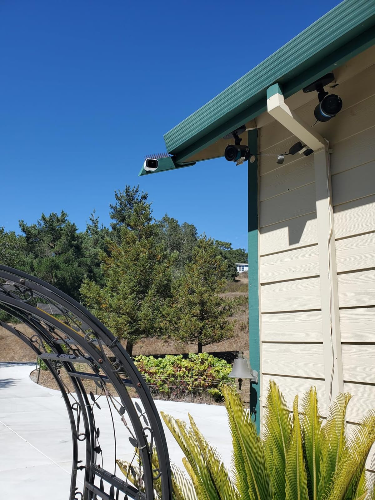 eufy Security SoloCam S340, 3K Dual-Lens Solar Security Camera customer photo 2