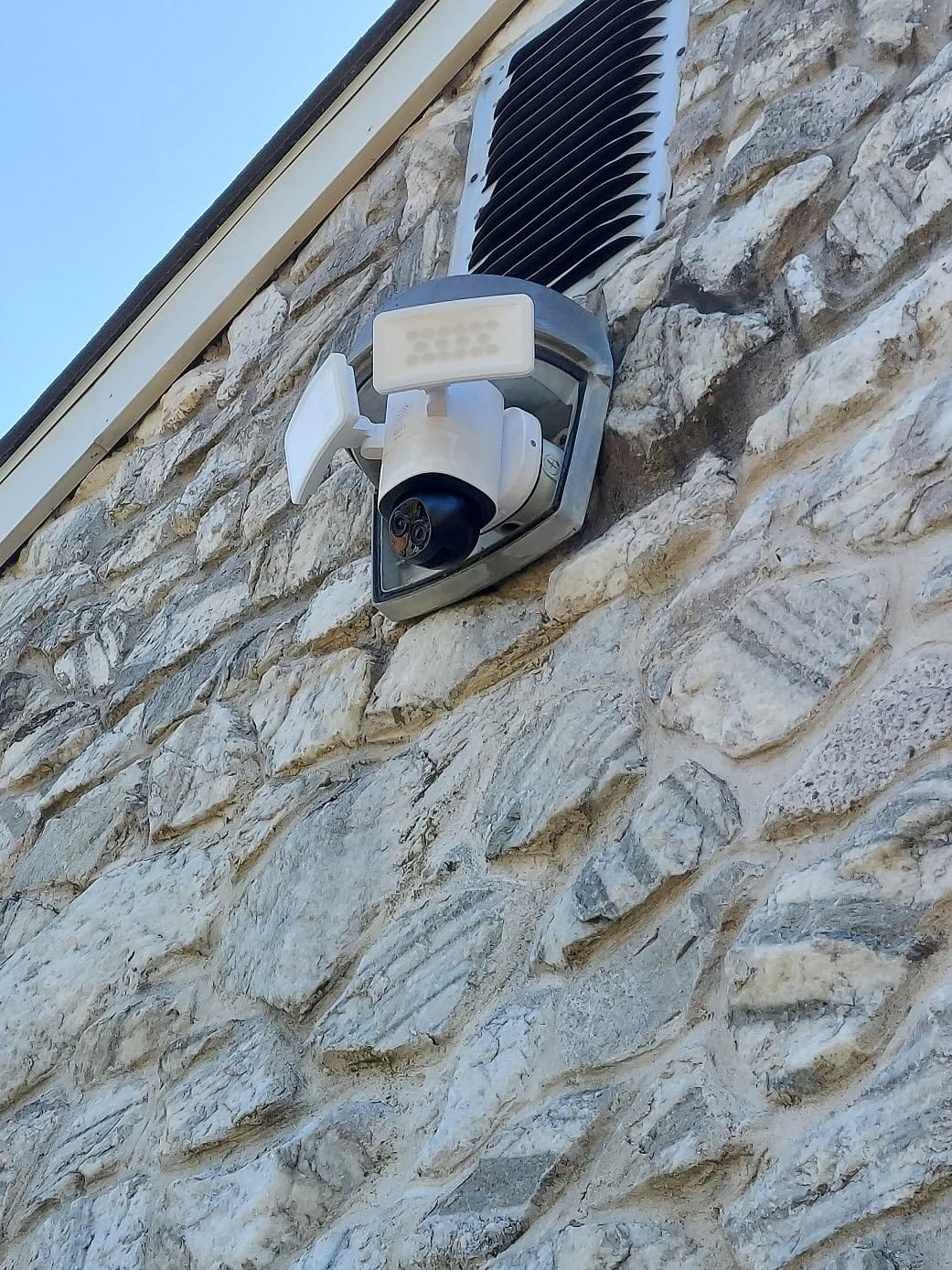 eufy Security Floodlight Camera E340, Dual-Lens, 360° Coverage, 8X Zoom customer photo 2