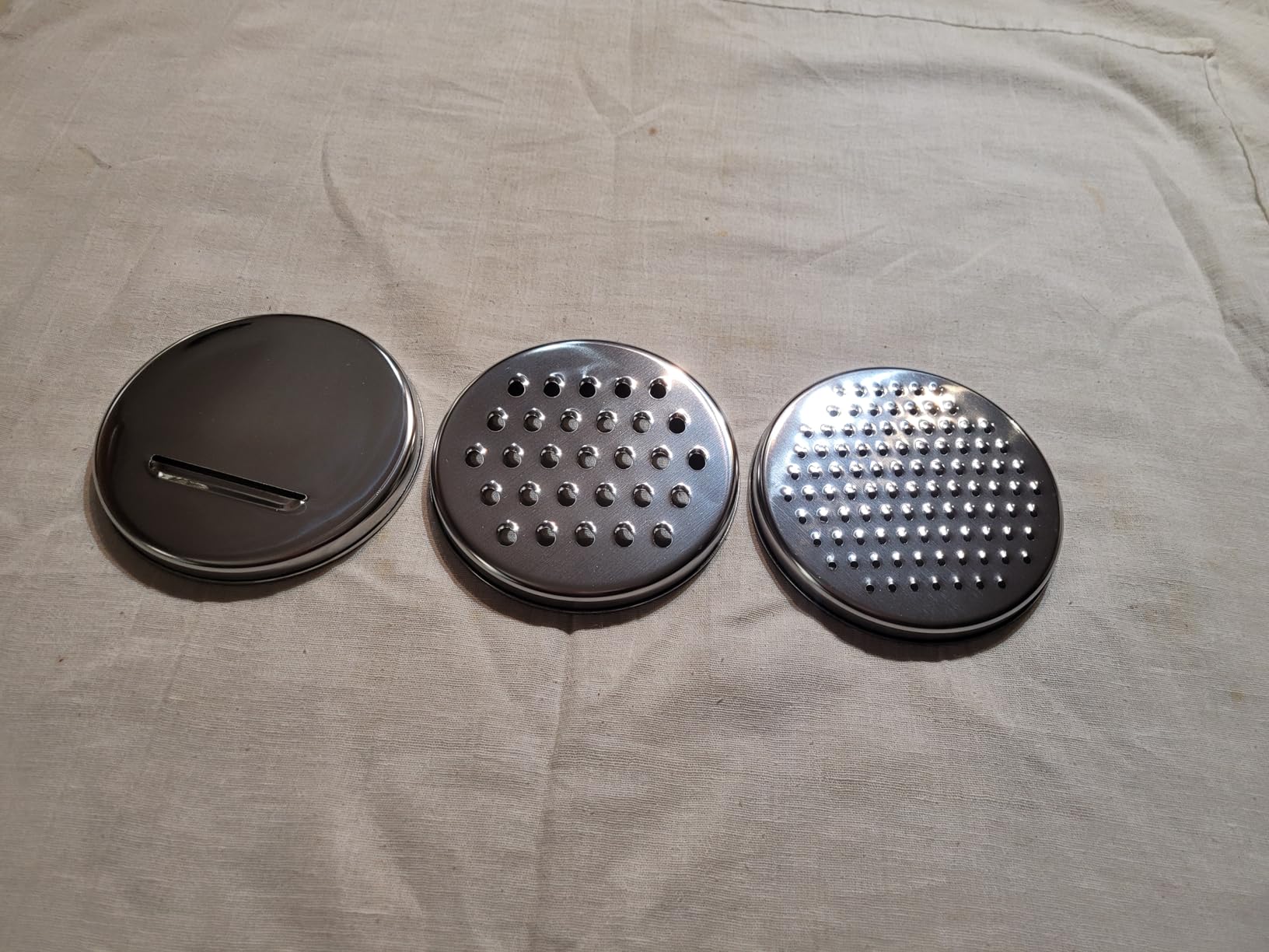 Umite Chef Mixing Bowls with Airtight Lids Set, 8PCS Stainless Steel Nesting Bowls with Grater Attachments, Non-Slip Bottoms, 5, 4, 3.5, 2, 1.5QT for Mixing & Serving customer photo 1