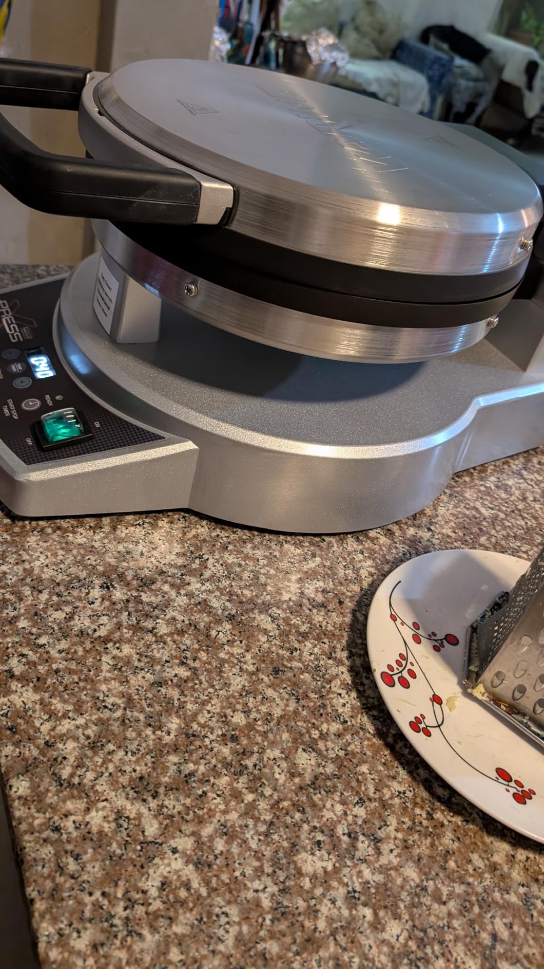 Waring XPress Multipurpose Cooktop with 120V | Dual-Sided Electric Crepe Maker, 13.5 in Non-Stick Surface, 125°F-425°F Temperature Control, NSF Certified, 120V customer photo 1