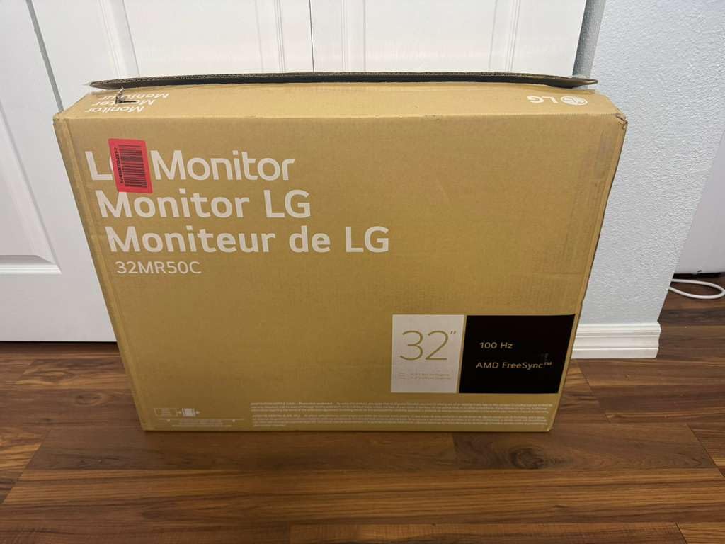 LG 32MR50C-B Curved Monitor 32-Inch FHD 100Hz AMD FreeSync OnScreen Control Dynamic Action Sync Black Stabilizer Tilt Stand (HDMI) - Black customer photo 2