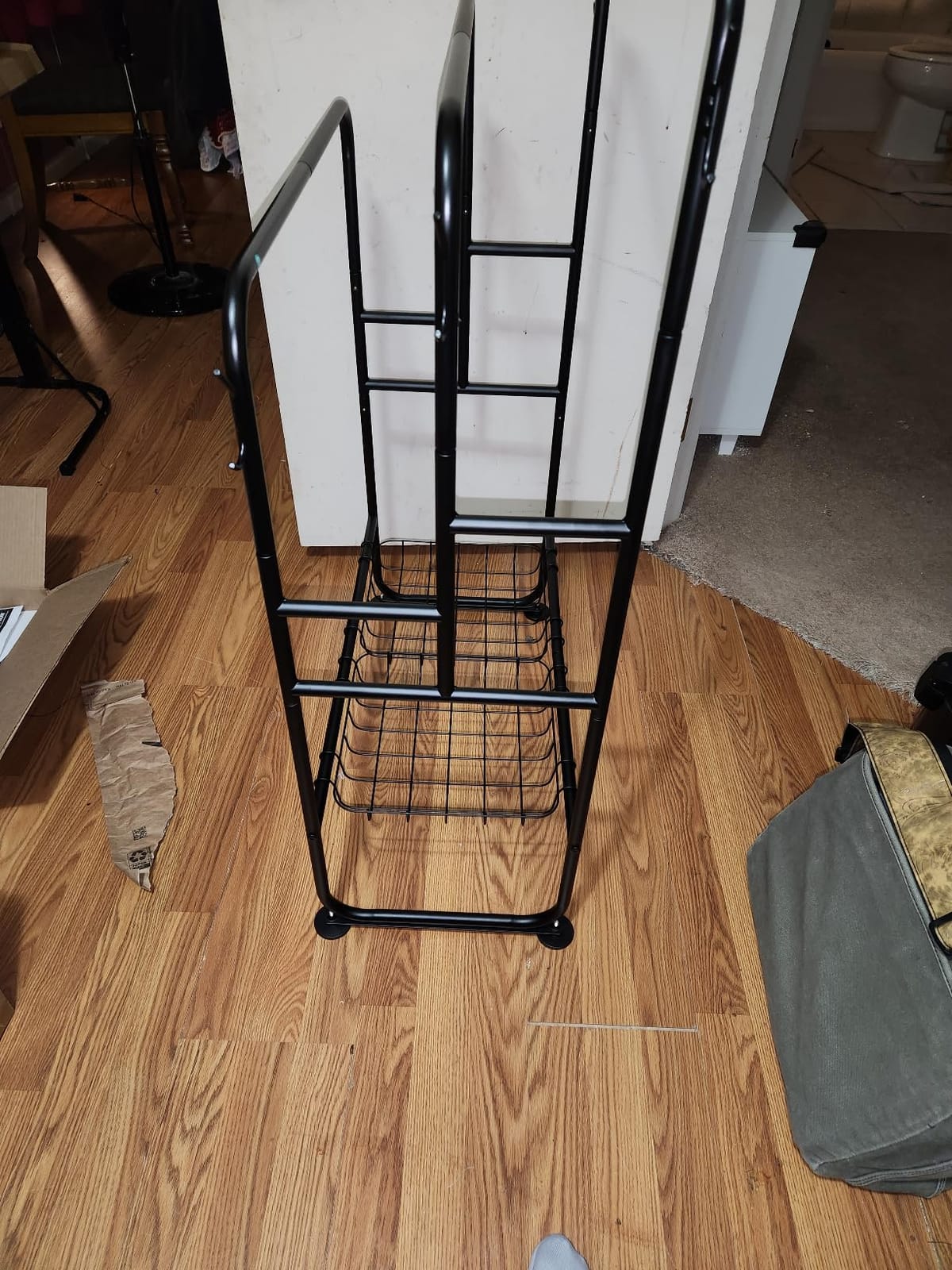 Kayfia 40'' Freestanding 3 Tier Metal Towel Rack, 2 Baskets & 6 Hooks | Dual-Use Drying & Display Rack, Holds Oversized Bath Towels & Blankets, Black customer photo 2