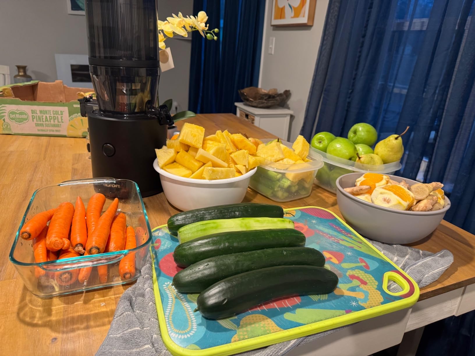 Hurom H320 Cold Press Juicer Machine, Easy to Clean Masticating Slow Juicer, Coarse Strainers, Self-Feeding, Hands Free, Family Size, Quiet Motor, Easy Assembly (Kale/Dark Green) customer photo 1