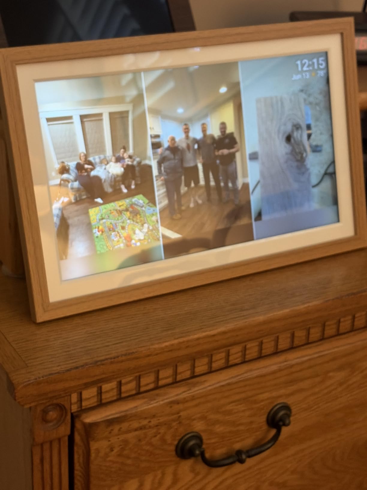 Digital Picture Frame, Frameo 15.6'' Digital Photo Frame WiFi Large Display customer photo 2