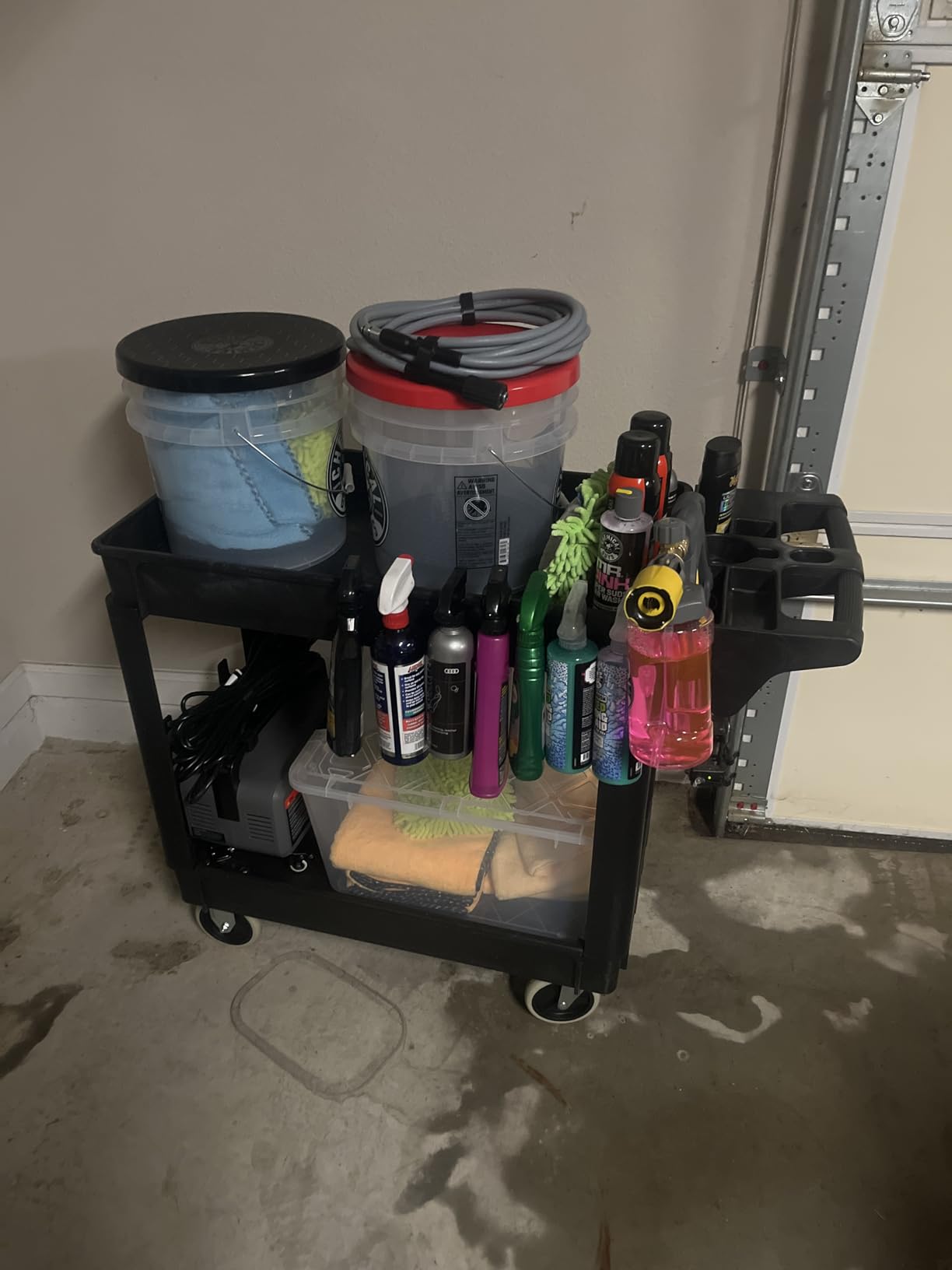 MaxWorks 2-Tier Heavy-Duty Utility Service Cart 500 lb Capacity 46 x 25.5 x 33.5 with 5 Swivel Casters (80858) customer photo 1