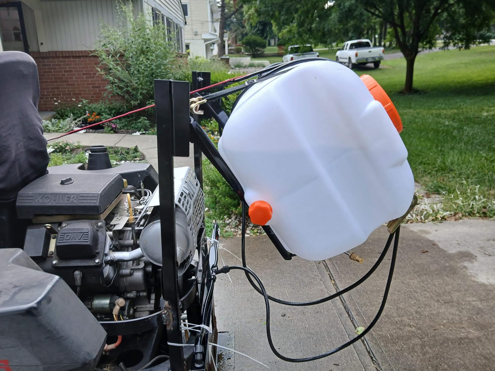 VEVOR ATV Spot Sprayer, 15.9 Gal/60L ATV/UTV Broadcast Sprayer with Nozzle Boom customer photo 1