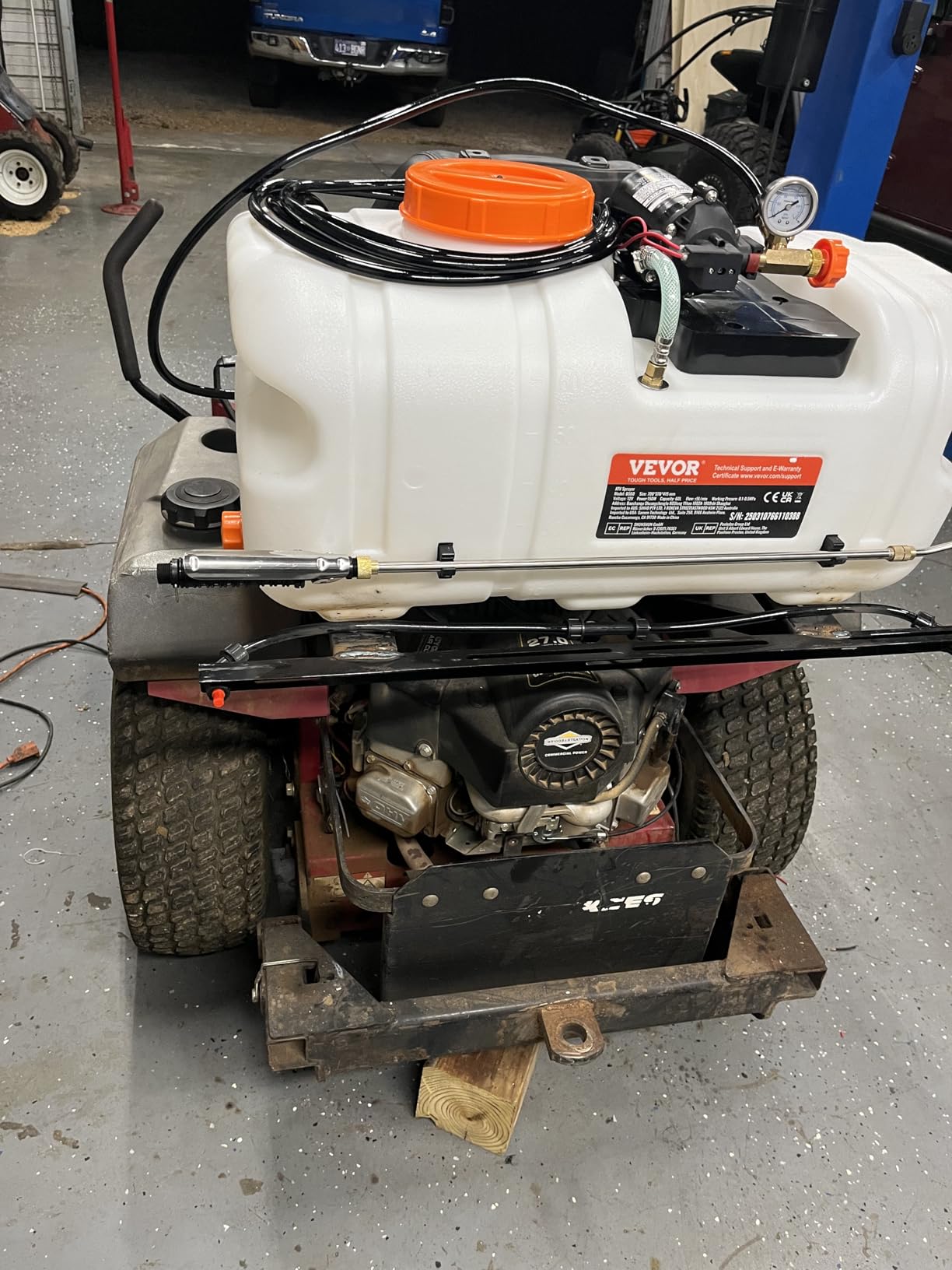 VEVOR ATV Spot Sprayer, 15.9 Gal/60L ATV/UTV Broadcast Sprayer with Nozzle Boom customer photo 2