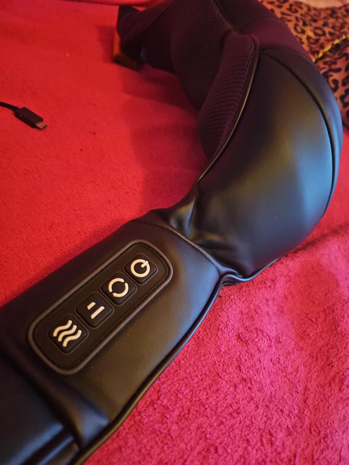 COMFIER Cordless Neck and Shoulder Massager with Heat, Wearable 4D Shiatsu Deep Tissue Kneading for Desk Workers and Drivers, Hands-Free Straps, FSA Eligible HSA Gift,Midnight Black customer photo 1