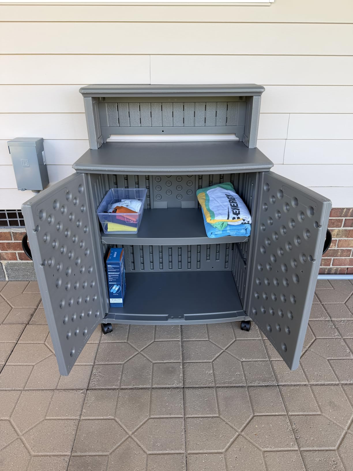 Suncast Patio Plastic Storage and Prep Station with Decorative Wicker Pattern and Multi Wall Panels for Patio, Garden, and Lawn Use, Stoney Gray customer photo 1