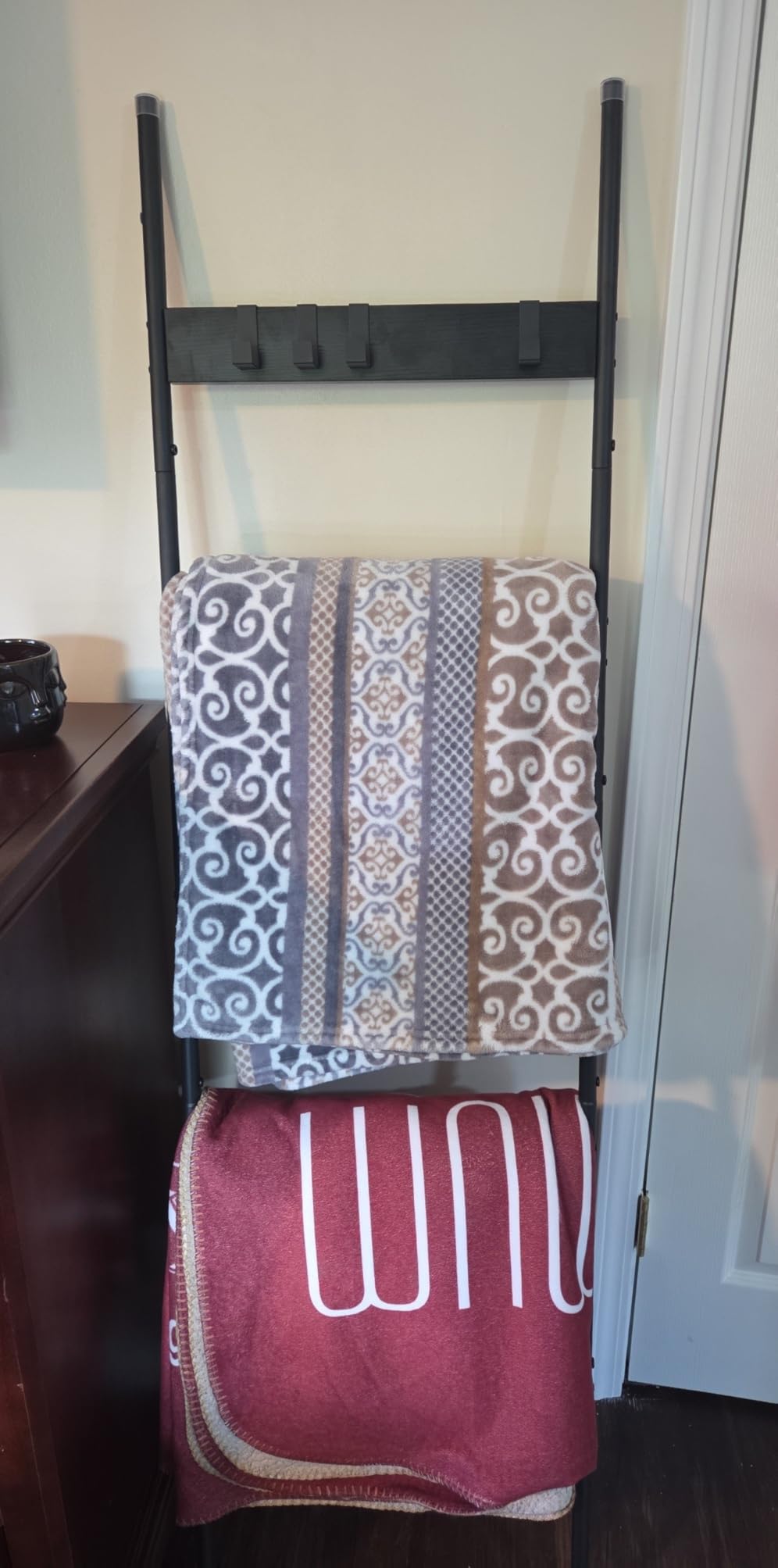 Blanket Ladder, 5-Tier Towel Holder with 4 Removable Hooks, Farmhouse Wall Leaning Decorative Rack Shelf, Wooden Towel Display Rack, Quilt Ladder for Living Room, Bedroom, Rustic Brown customer photo 1