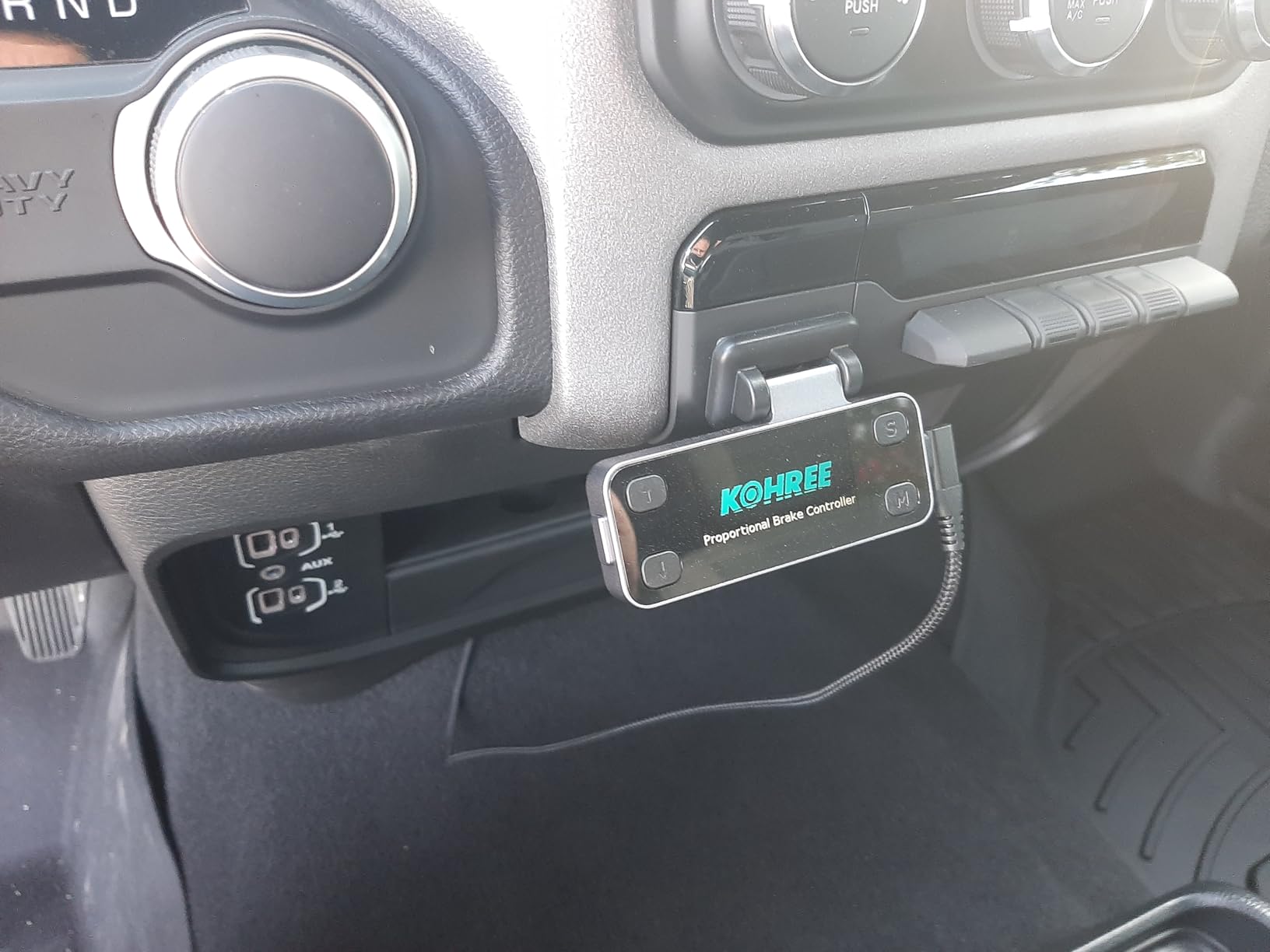 Kohree Upgraded Trailer Brake Controller Kit, Split Design, LCD Screen, Smart Chip, Proportional Braking, for Trailers with 1-4 Axles customer photo 1
