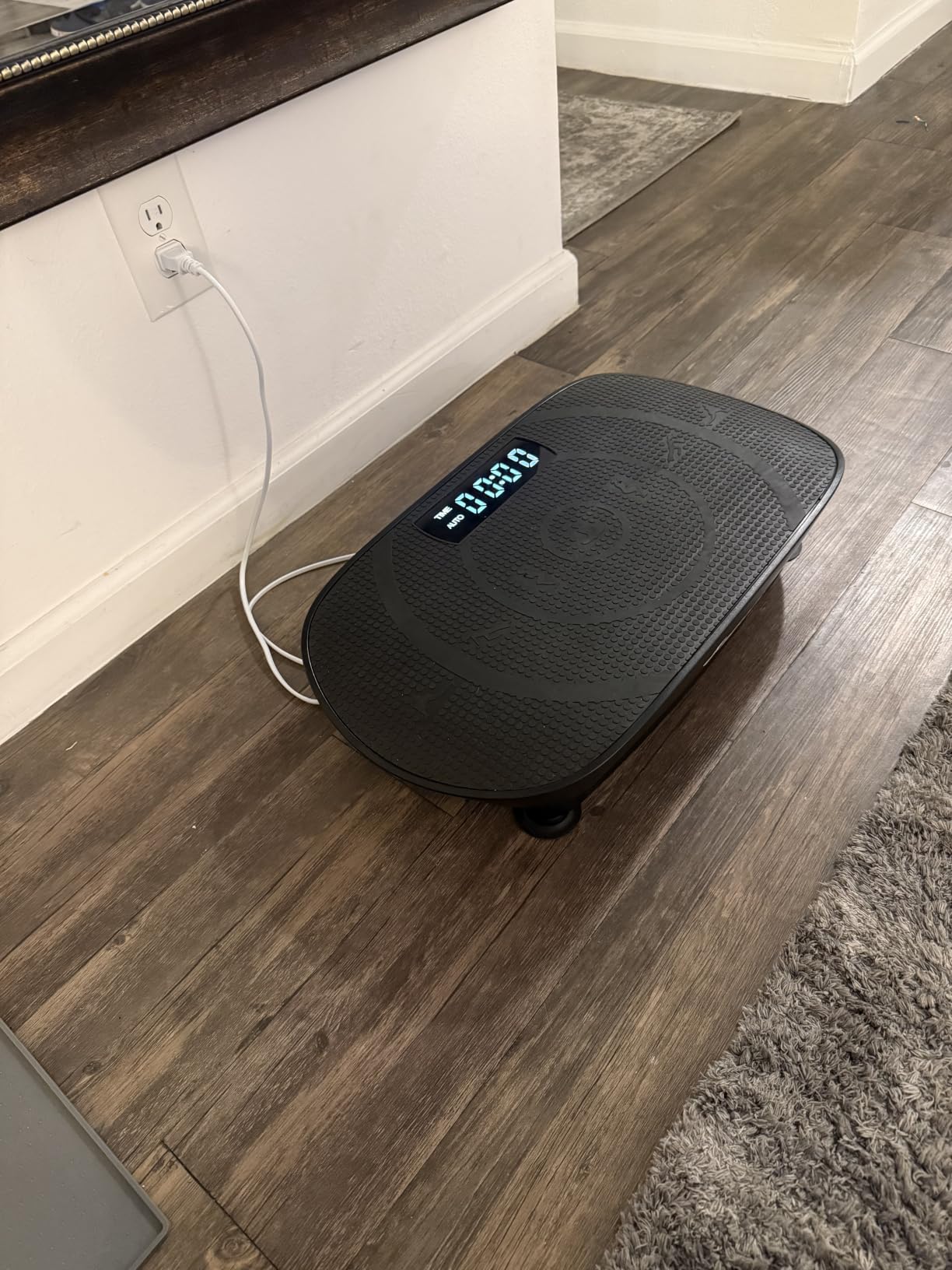 MERACH CV30 Pro Curved Vibration Plate Exercise Machine, Powerful & Quiet | 400lbs Capacity, Whole Body Workout Equipment customer photo 1