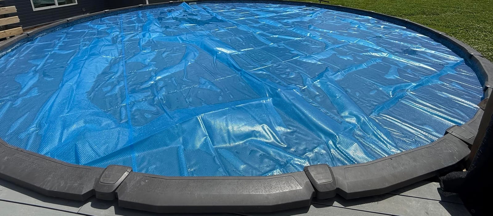 VEVOR Solar Pool Cover, 24 x 12 ft Rectangle Solar Cover 16 mil for Pools, Inground Above Ground Swimming Pool Solar Blanket with Bubble, Heat Retaining Solar Covers Blue customer photo 1