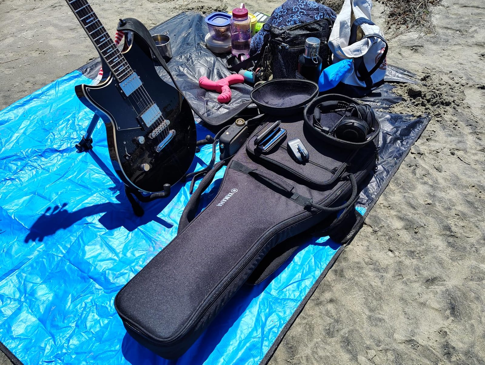Frelaxy Pocket Picnic Blanket, Waterproof Blanket for Beach Festival | Lightweight compact design, Multi-use outdoor blanket, Waterproof & sandproof material, Easy to carry, Picnic, Camping customer photo 1