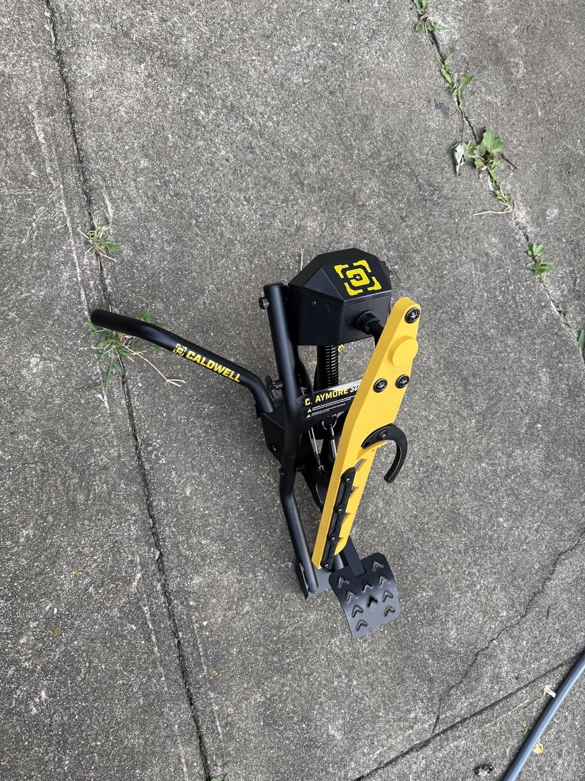 Caldwell Claymore Solo Clay Thrower with Foot Pedal, Angle Adjustment, and Auto Resetting Arm for Clay Shooting, Shooting Sports, Hunting customer photo 2
