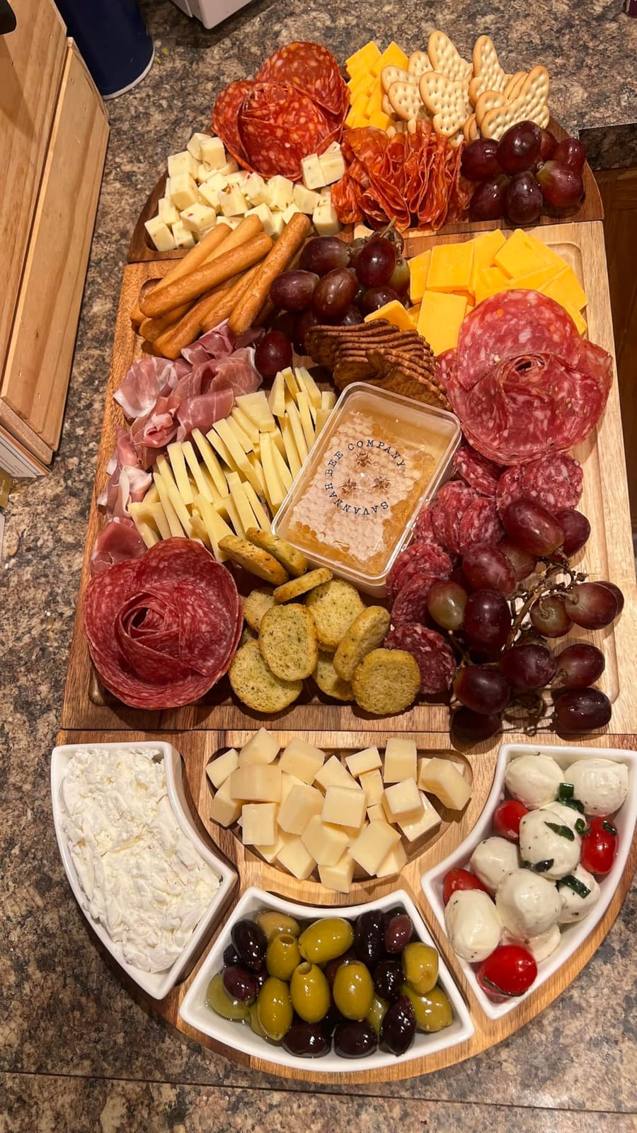 Elite Snacker Large Charcuterie Board Set, Acacia Wood, Natural Oil Finish | Magnetic 3-Piece Acacia Wood Design, Reshapes Circle Square Heart, Expands 13 to 26 In, 4 Knives, 3 Dishes, Rich Oiled Grain customer photo 2