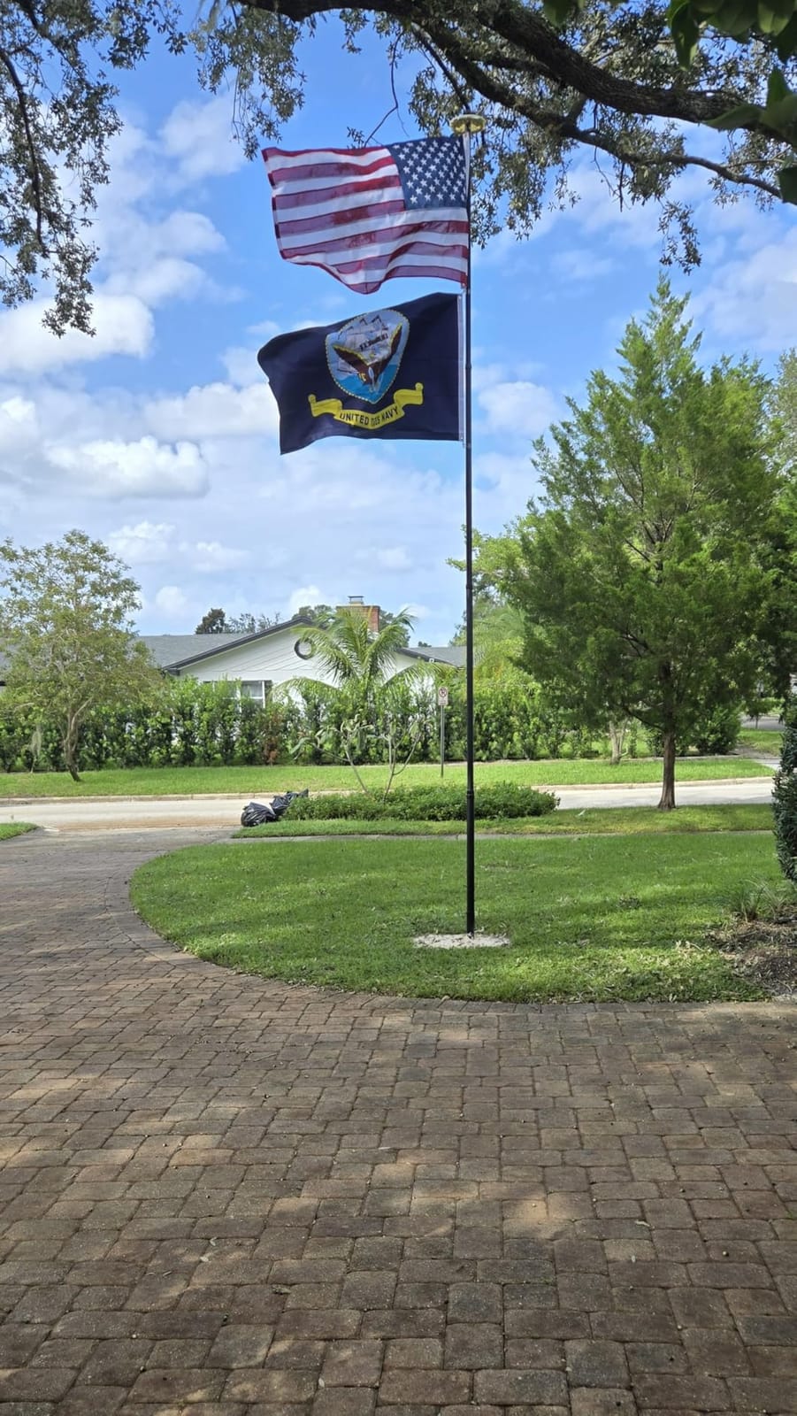 VEVOR 20FT Telescoping Flag Pole Kit, Heavy Duty Aluminum Alloy in Ground Flag Poles for Outside, 3 Display Modes Flagpole with 3x5 American Flag, Professional Accessories, Silver customer photo 2