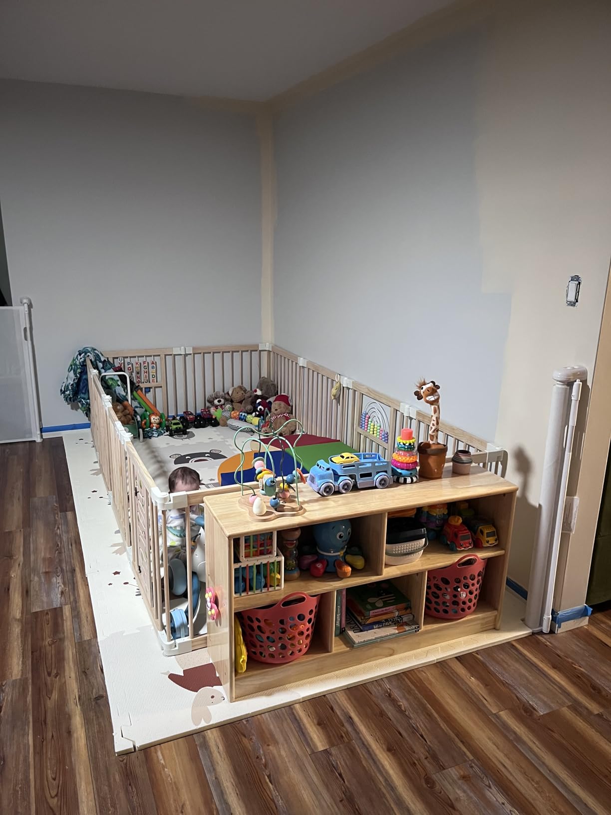 OOOK Rubber Wood 5-Compartment Montessori Shelf, 43.3