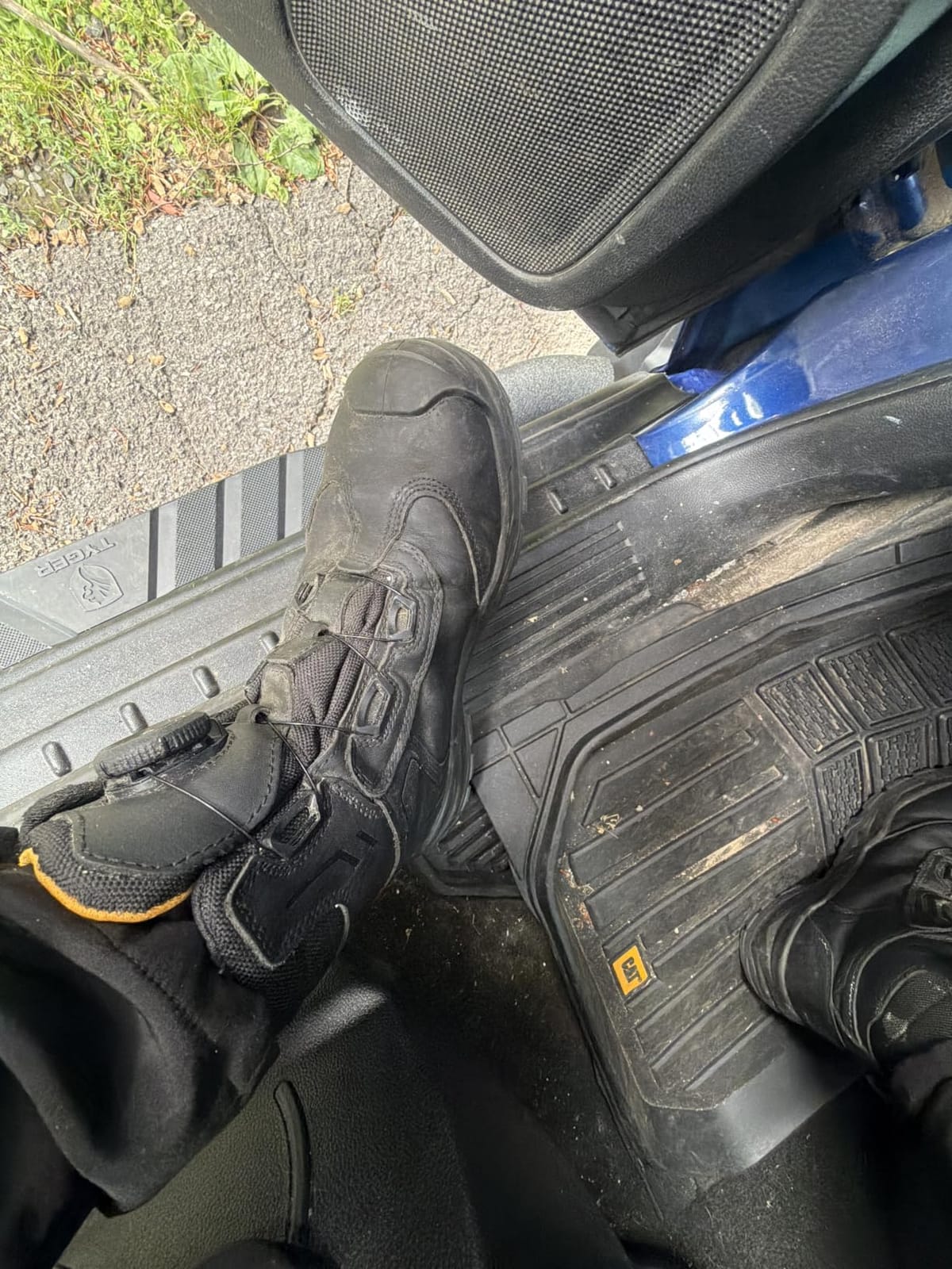 DEWALT Richardson Men's BOA Fit System, Nubuck Leather, Water Resistant, Wide Fit, Steel Toe, Safety Work Boot customer photo 2