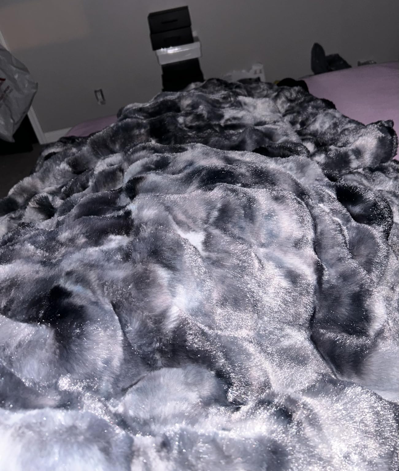 BENVWE Fluffy Faux Fur Throw Blanket for Couch, Soft Plush Thick Cozy Fuzzy Luxury Minky Bubble Blanket, Tie-dye Coffee, 50