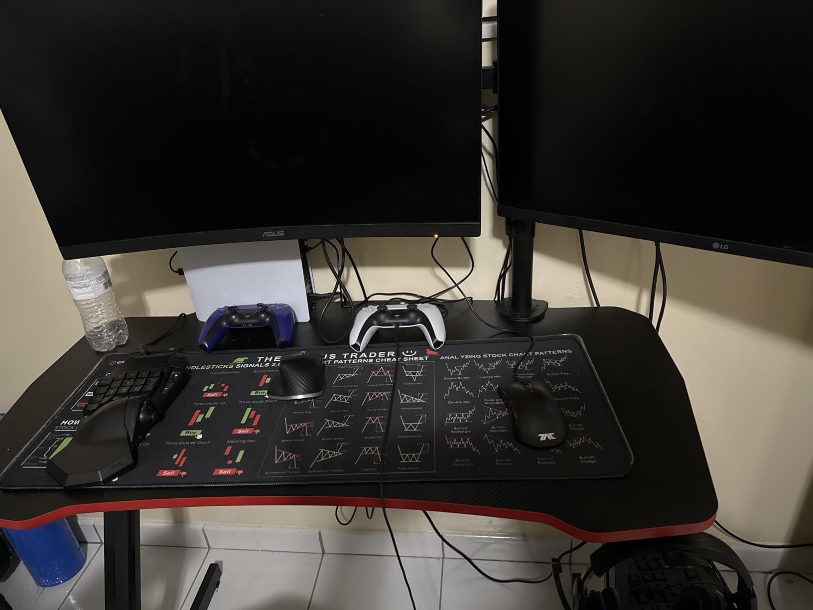 HLDIRECT 32 Inch Small Gaming Desk with Carbon Fiber Surface for Bedroom | A-shaped desk, ergonomic curved edge design, 200 lb weight capacity, dual-frame steel base, for home office & gaming setup customer photo 1