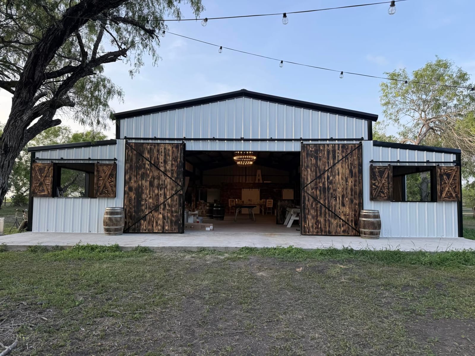 16FT Heavy Duty Galvanized Exterior Sliding Barn Door Hardware | 450 lbs Capacity, Kit for Outdoor, Fit MAX 2 X Door Width 96in, Fit Door Thickness 1-1/2