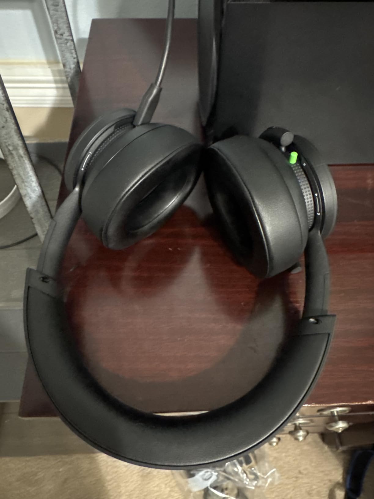 Xbox Wireless Gaming Headset | Carbon Black | Over Ear Headphones | Spatial Audio with Dolby Atmos | Consoles, PCs, TVs, Mobile, and More customer photo 1