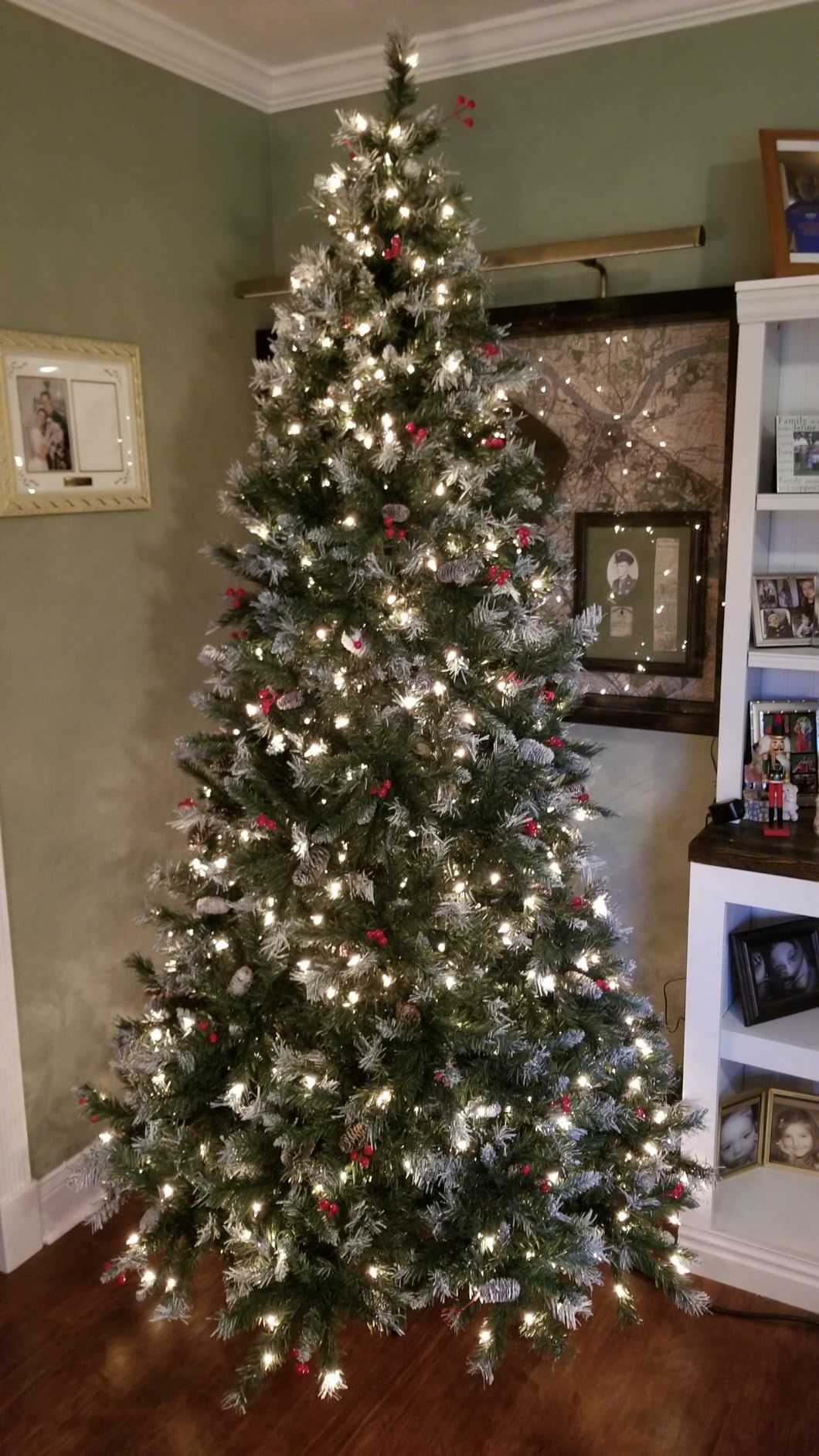 Best Choice Products Christmas Tree Pre-Lit, Pre-Decorated Artificial 12ft Frosted Pine Holiday Decoration w/Frosted Tips, Pine Cones, Berries customer photo 2