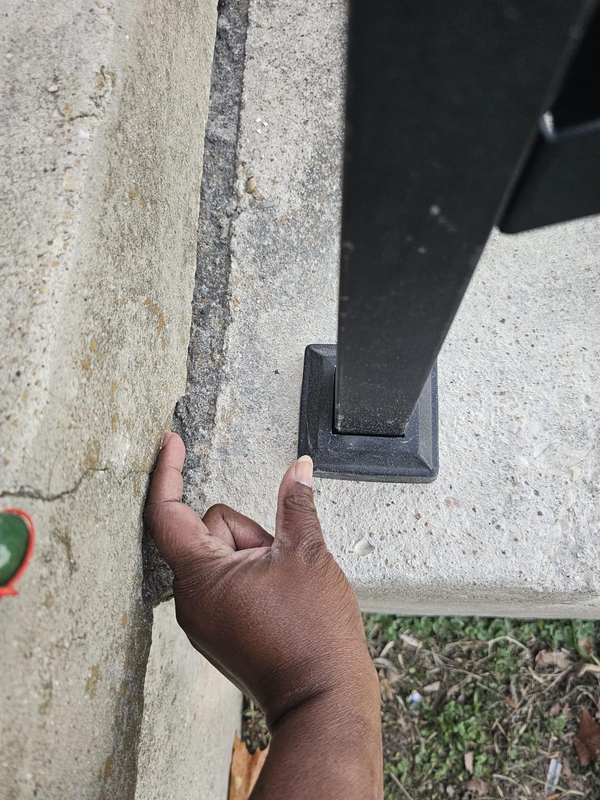 VEVOR Handrails for Outdoor Steps, 2 Step Stair Hand Rail Kit, Transitional Carbon Steel Railings with Installation Kit, Stair Rails for Seniors, Concrete Steps & Porch & Deck, Black Retro Arch customer photo 1