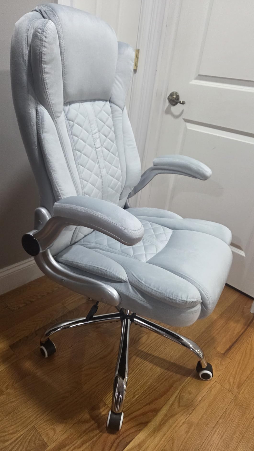 400lbs Executive Office Chair with Flip-Up Armrests, Big and Tall Computer Chair for Heavy People, Heavy Duty Ergonomic Comfy Chair, Breathable PU Leather (Black) customer photo 1