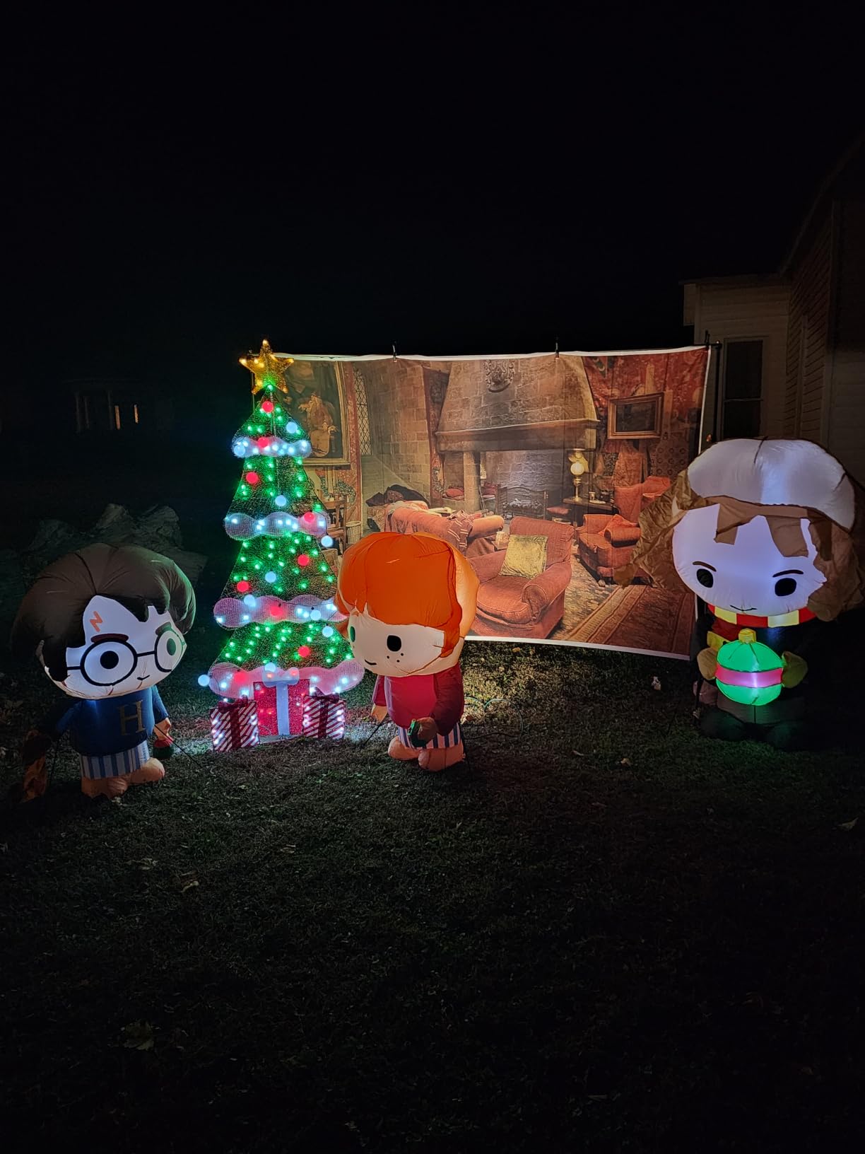 Best Choice Products 6ft Lighted 2D Christmas Tree Outdoor Décor, Large Holiday Yard Decoration w/ 170 Twinkling LED Lights, Storage Bag - Red customer photo 1