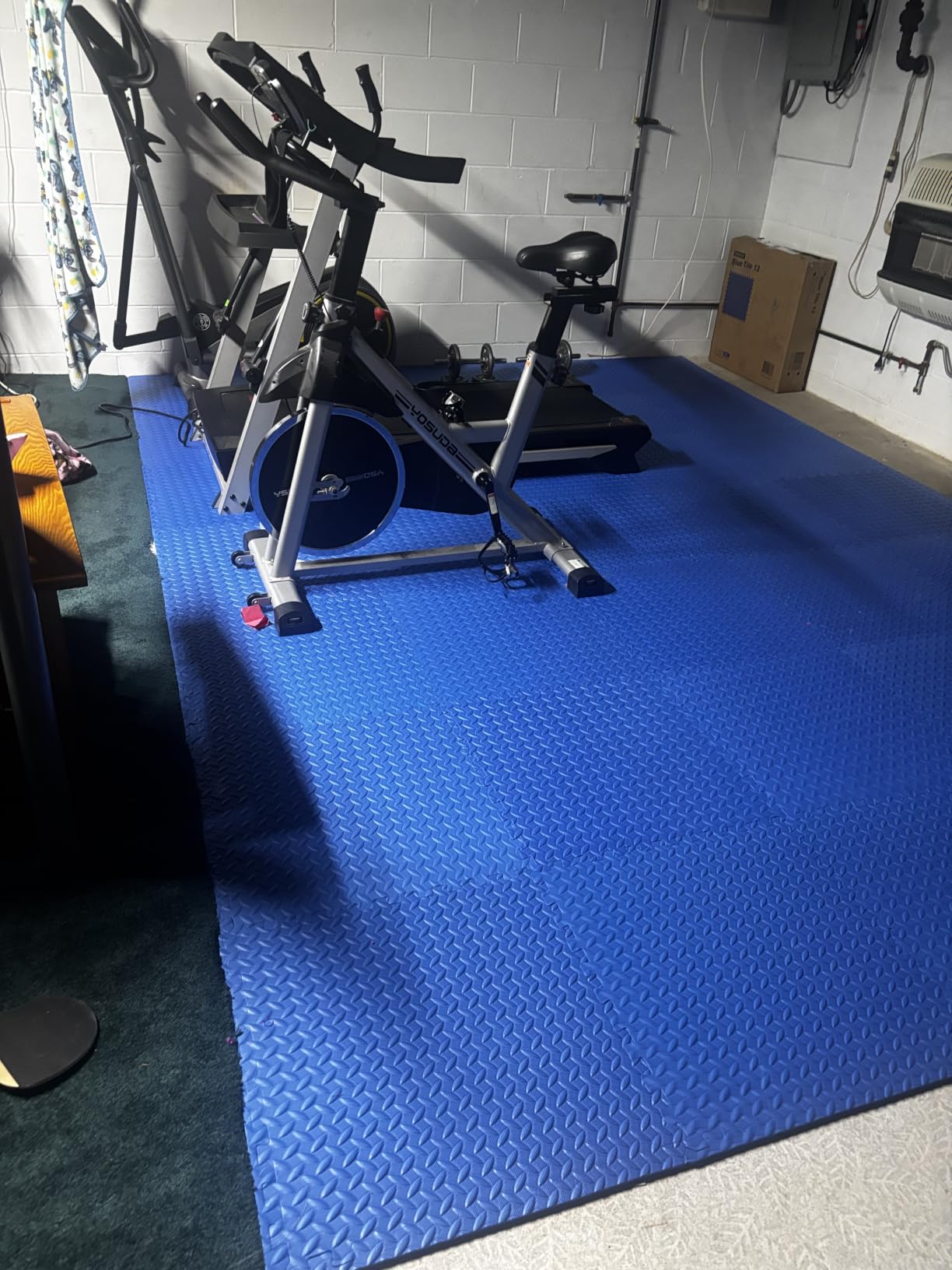 32 Pack 128 sqft Home Gym Mat, Puzzle Exercise Mat, EVA Interlocking Foam Floor Tiles for Home Workout Equipment and Kids' Play Areas - Black, 24 in x 24 in x 1/2 in - 32 Tiles customer photo 2