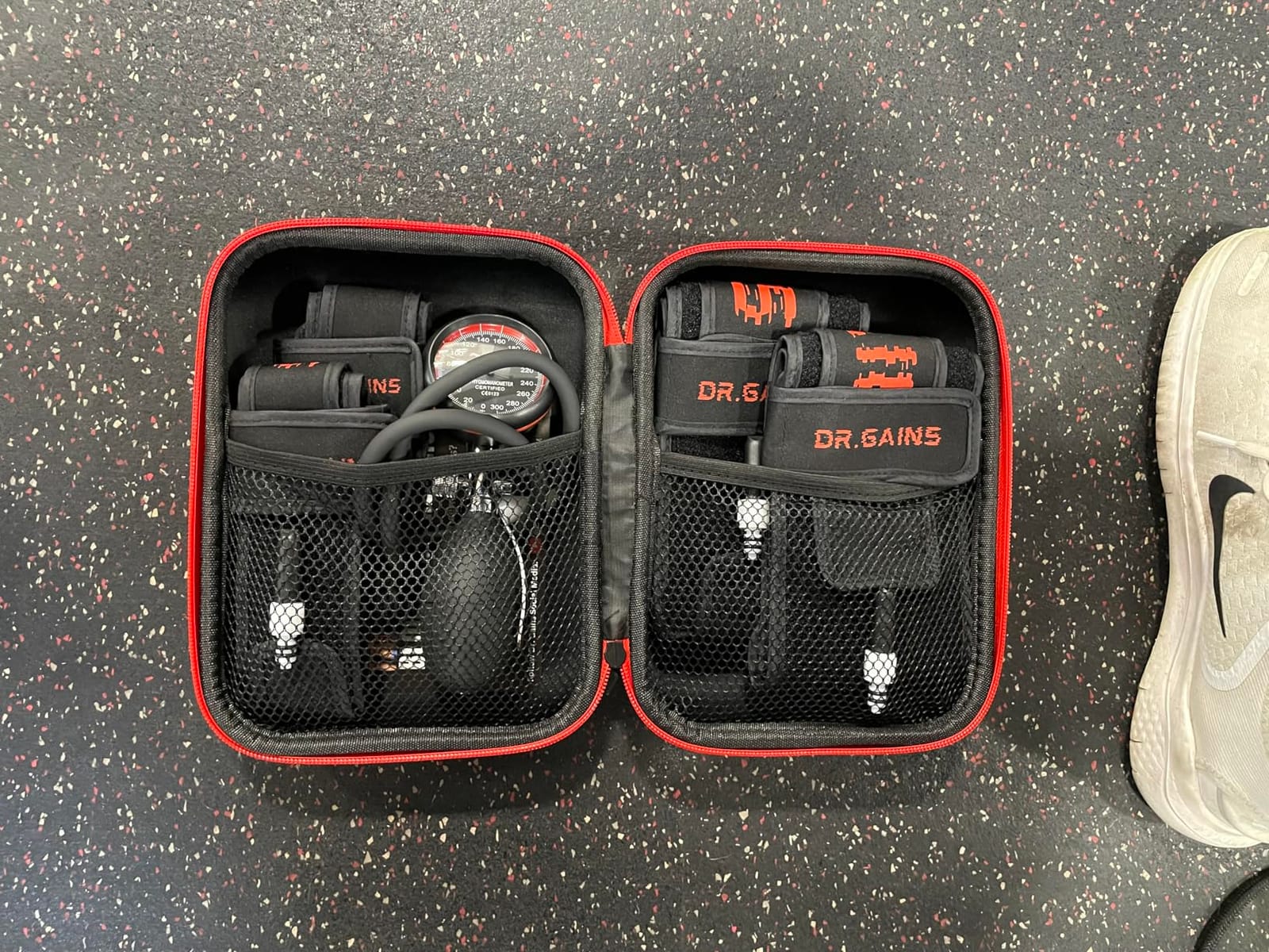 Inflatable BFR Bands, Blood Flow Restriction Bands for Occlusion Training, Muscle Growth & Strength, Weight Lifting (Full Set) customer photo 1