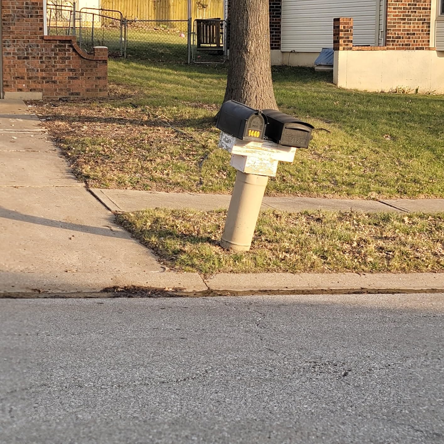 Mail Boss Mail Manager Mid Century Modern Locking Post Mount Mailbox | Patented anti-pry lock, accepts small packages, USPS approved, vandal-resistant galvanized steel curbside design. customer photo 1
