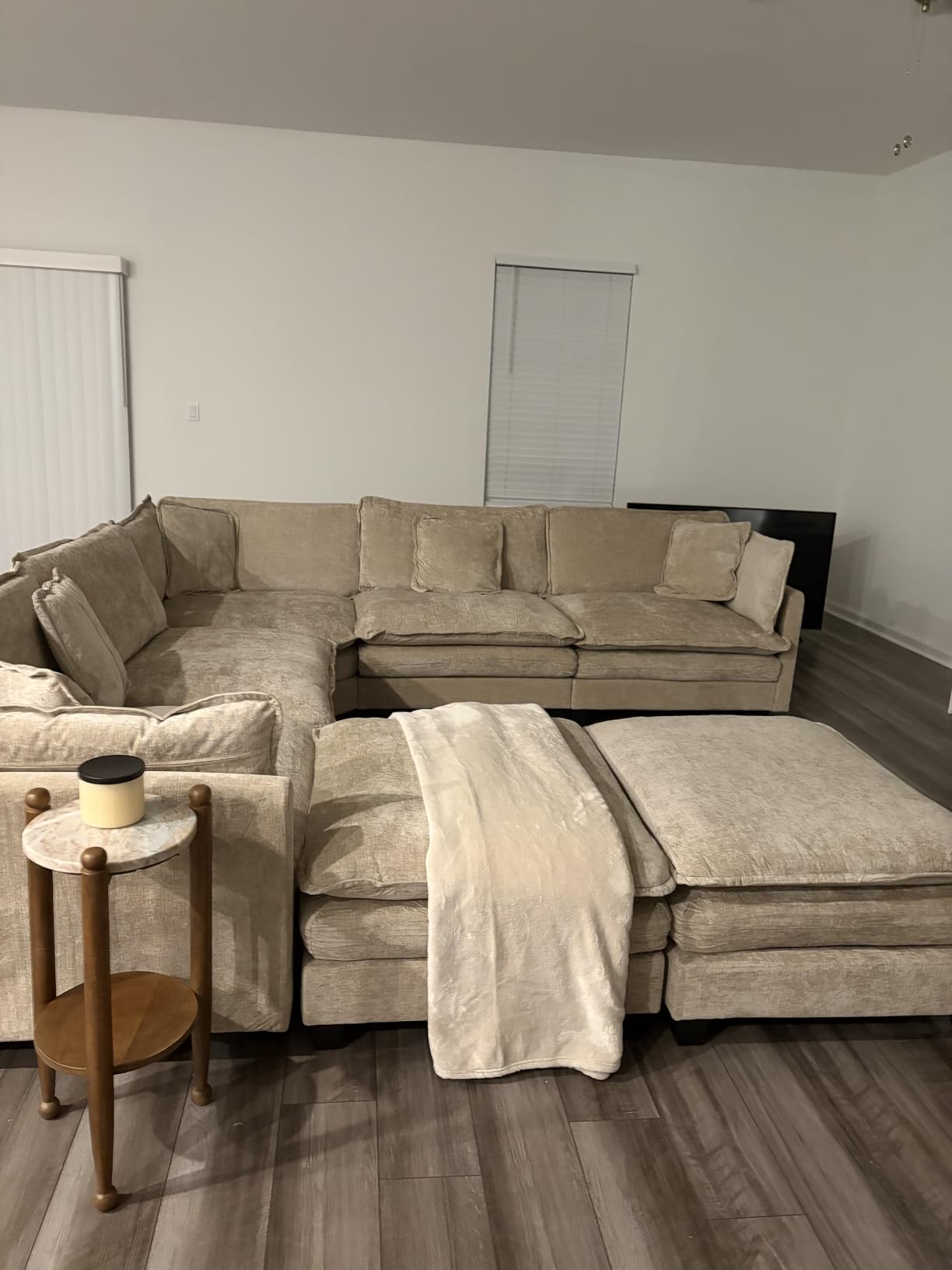 GNIXUU Oversized Modular Cloud Sectional Couches for Living Room, Camel, Deep Seat, Large 7 Seater Modular Sofa Set for Spacious Space, Home Theater, V Shaped, 2 Movable Ottoman, Chenille Fabric customer photo 2