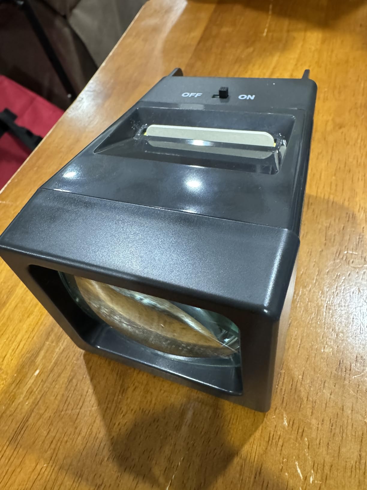 35mm Slide Viewer, 2X Magnification Slide Viewer for Viewing 35mm Slides, Slide Projector for Old Slides (2AAA Batteries Included) customer photo 2