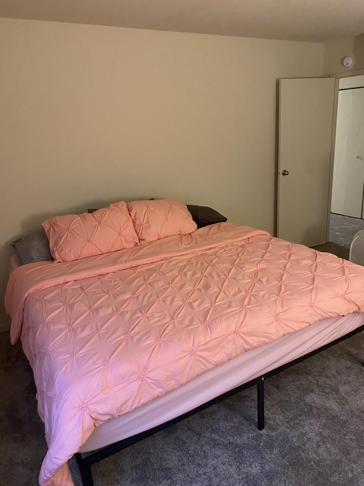 Novilla Twin Bed Mattress, 8 Inch Twin Size Mattress with Gel Memory Foam | Cooling Night Sleep, Pressure Relief & Comfort, CertiPUR-US Certified customer photo 2