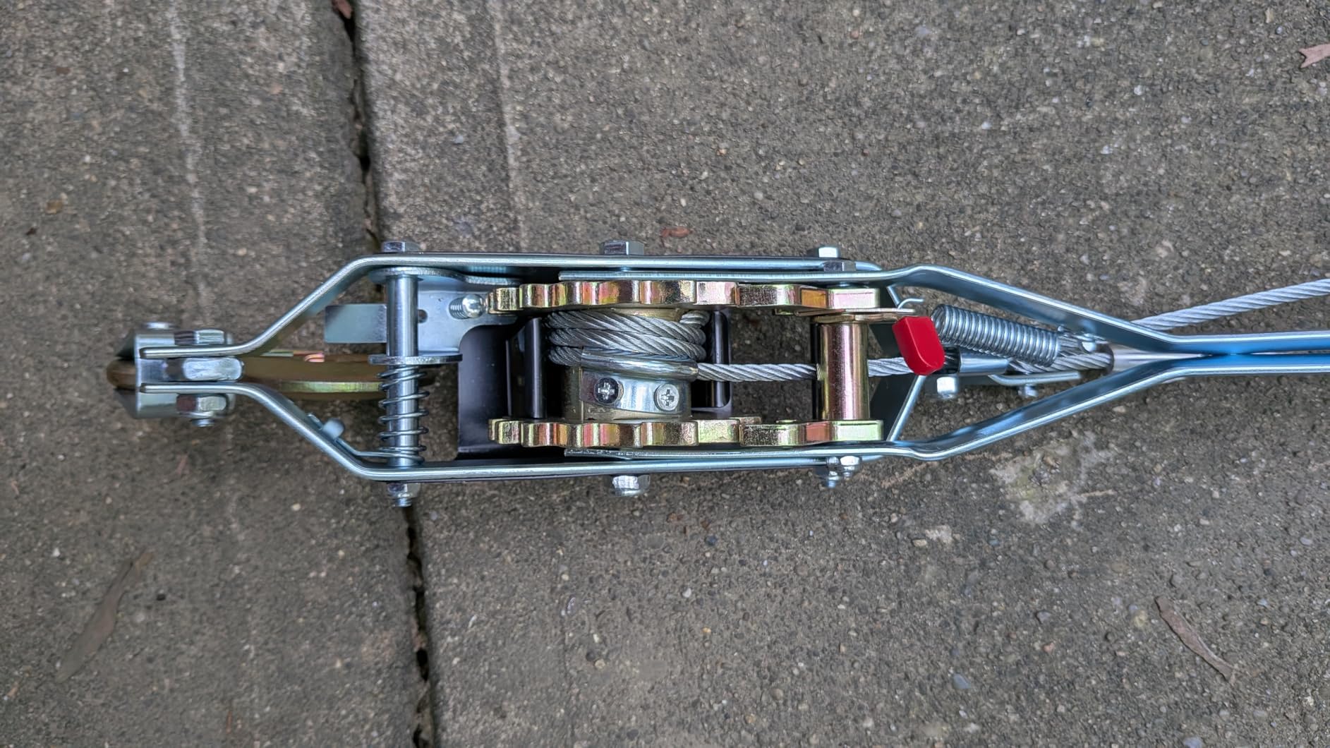 VEVOR Come Along Winch, 2 Ton (4,409 lbs) Pulling Capacity, 12 ft Steel Cable, 2 Hooks, Heavy Duty Ratchet Power Puller Tool with Dual Gears, Automotive Hoist Cable Puller Ideal for Vehicle Rescue customer photo 1