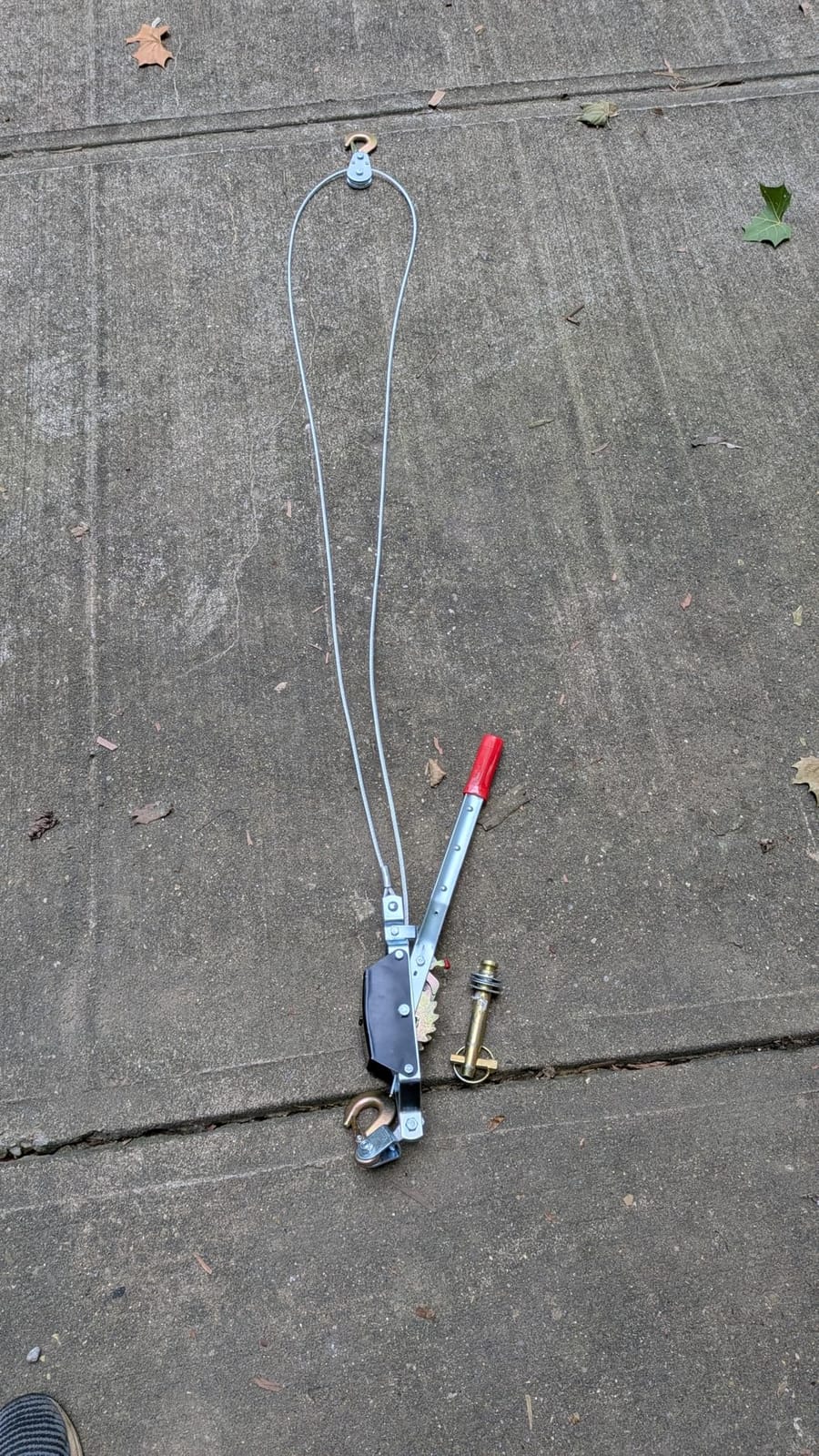VEVOR Come Along Winch, 2 Ton (4,409 lbs) Pulling Capacity, 12 ft Steel Cable, 2 Hooks, Heavy Duty Ratchet Power Puller Tool with Dual Gears, Automotive Hoist Cable Puller Ideal for Vehicle Rescue customer photo 2