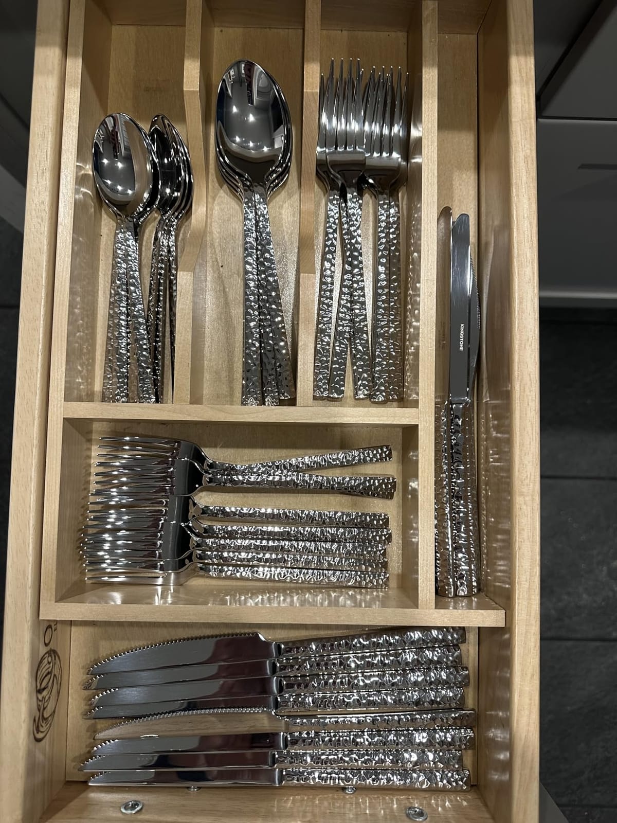40 Piece Hammered Silverware Set, 18/10 Stainless Steel Flatware Set for 8 | KINGSTONE Mirror Polished Knives Forks Spoons Utensils, Cutlery Set for Home, Party, Wedding, Housewarming, Dishwasher Safe customer photo 1