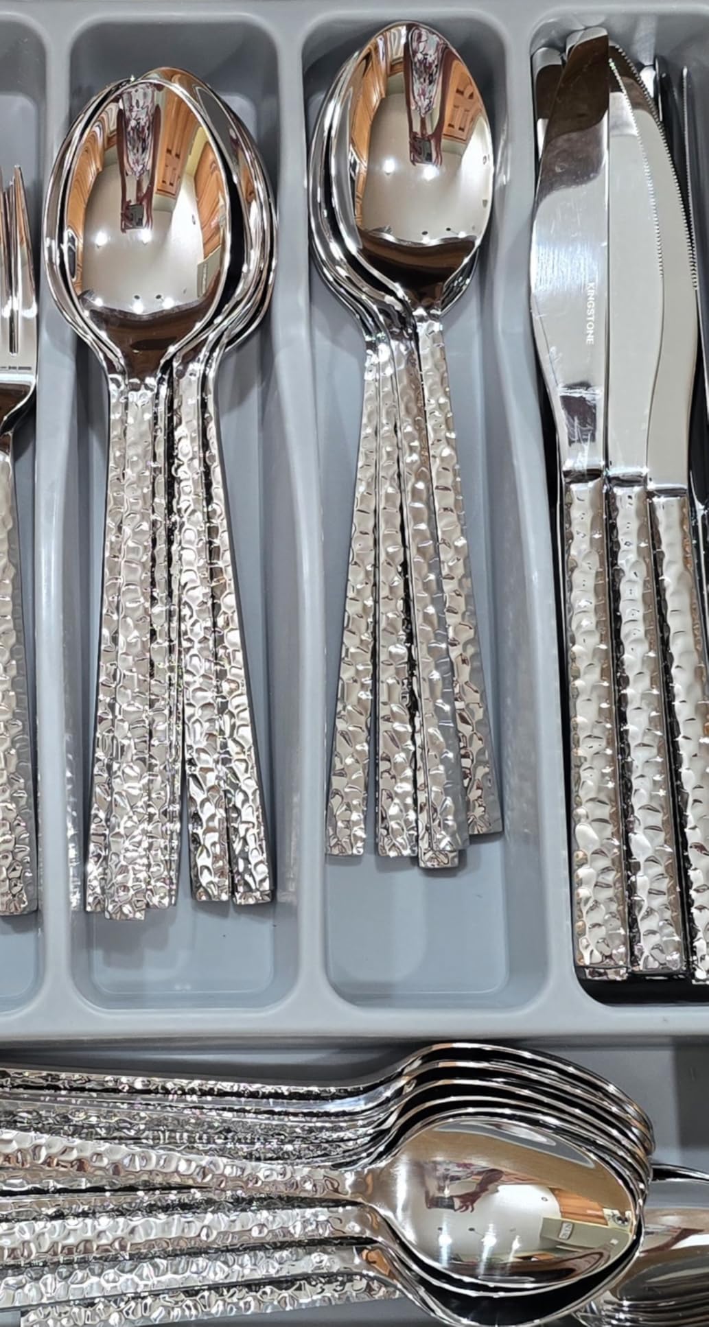 40 Piece Hammered Silverware Set, 18/10 Stainless Steel Flatware Set for 8 | KINGSTONE Mirror Polished Knives Forks Spoons Utensils, Cutlery Set for Home, Party, Wedding, Housewarming, Dishwasher Safe customer photo 2