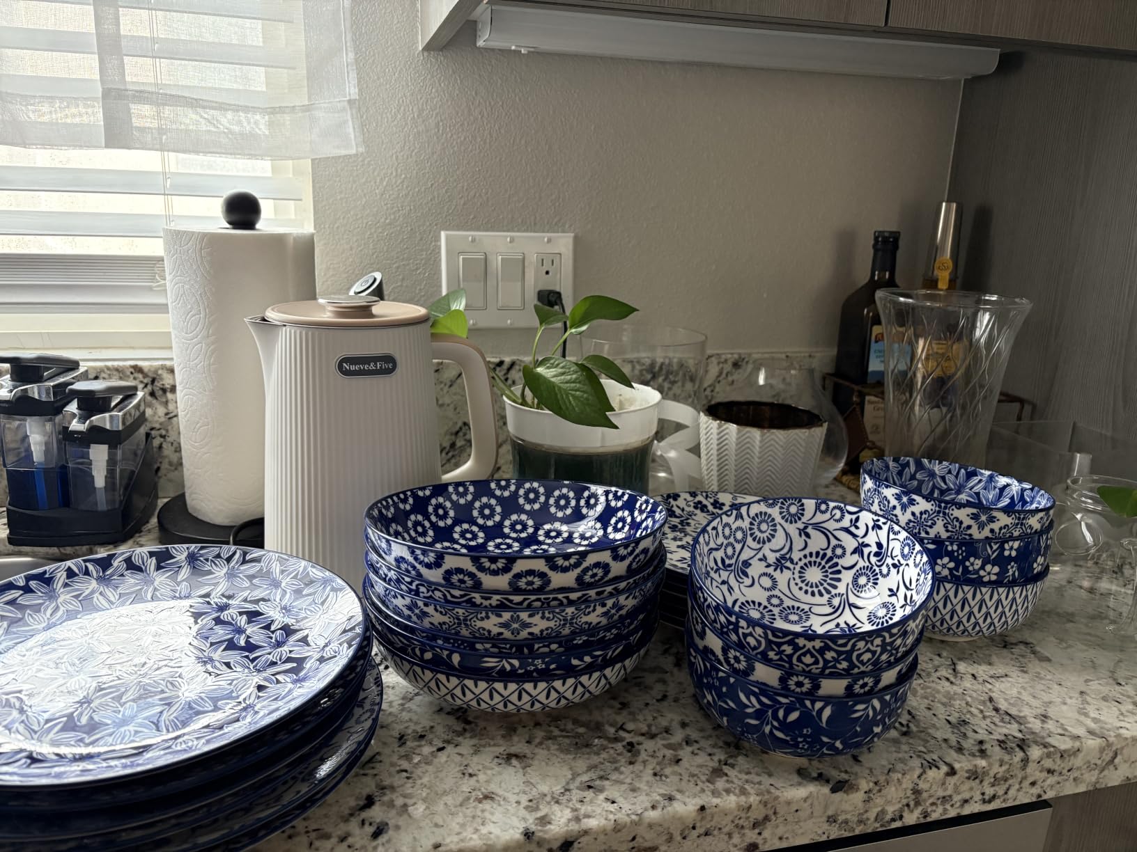 vancasso SELENE Plates and Bowls Set for 6, 24 Pieces Dinnerware Sets, Microwave and Dishwasher Safe Dishes Set, Porcelain Blue Dinnerware customer photo 2